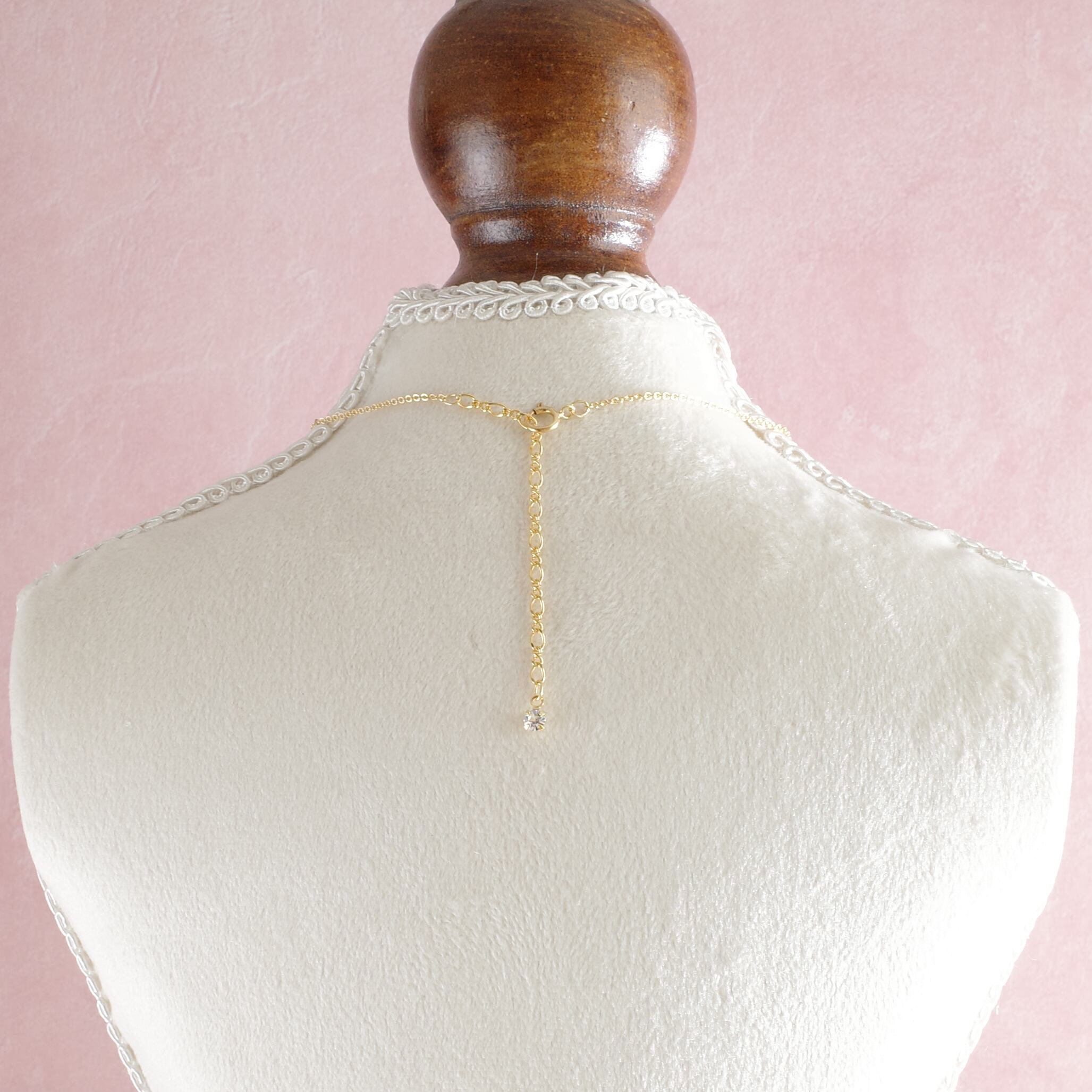 5cmのアジャスターで長さを調整できます