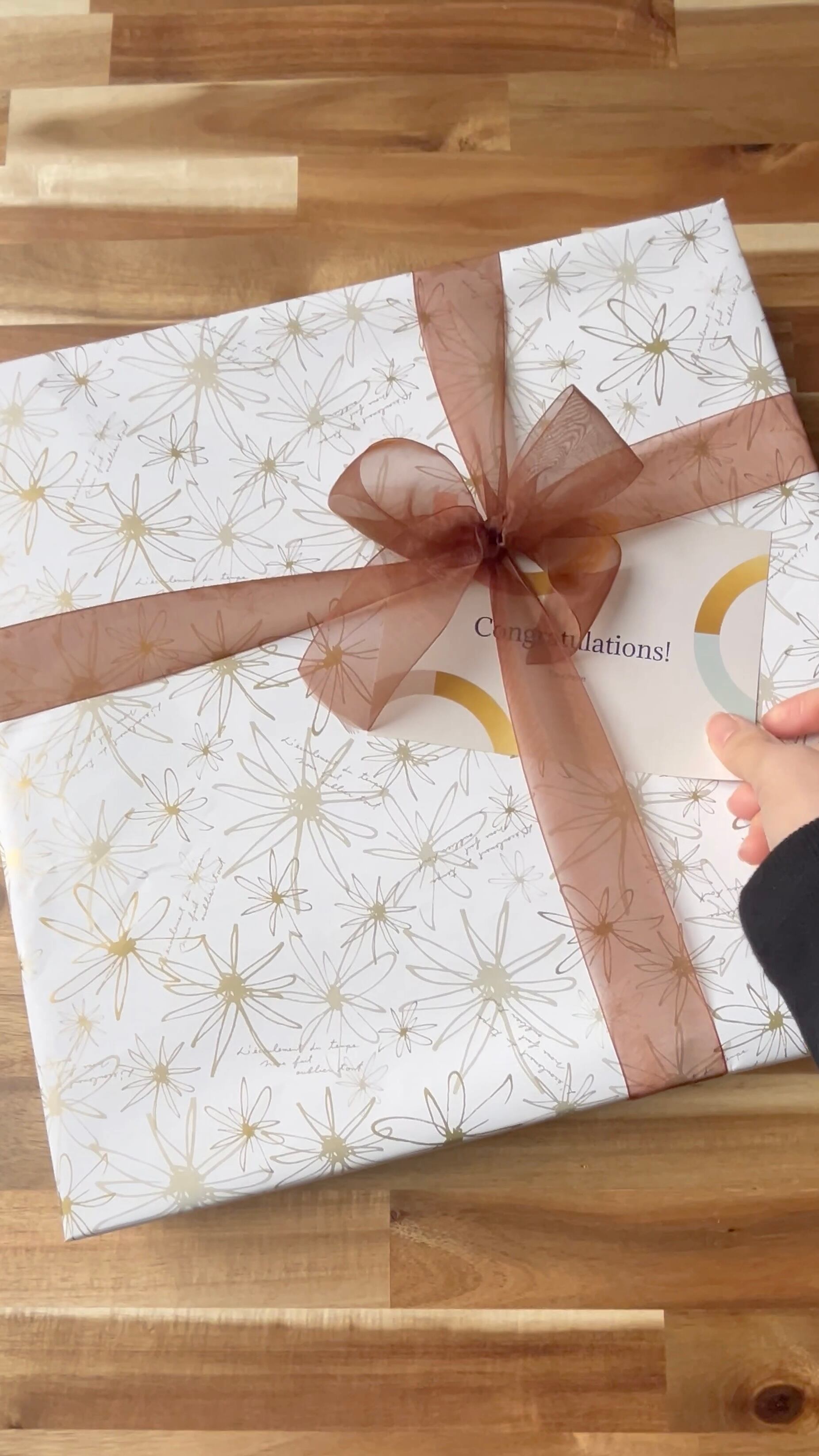 包装紙+リボン+メッセージカード330円