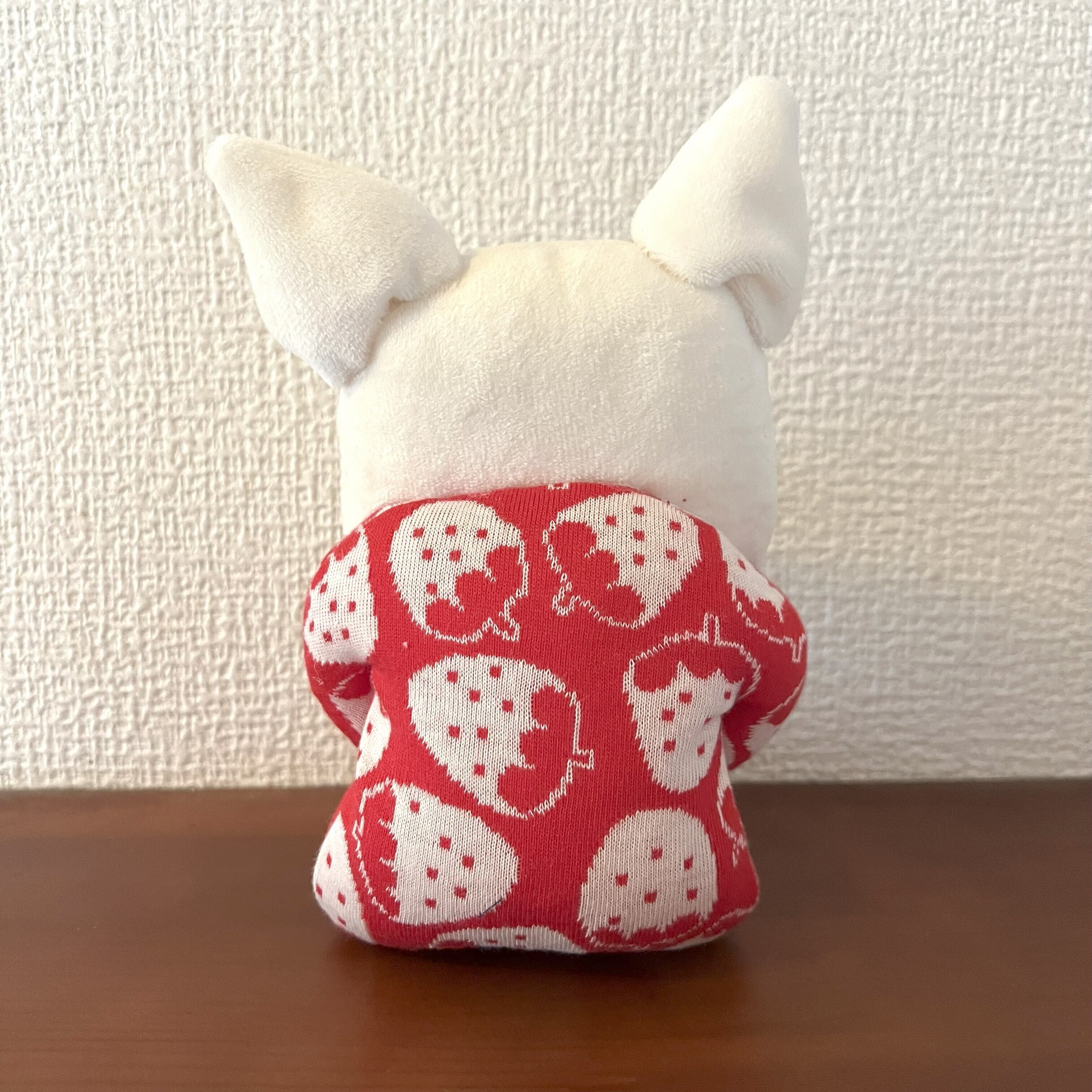 白（つぶらな瞳）　背面