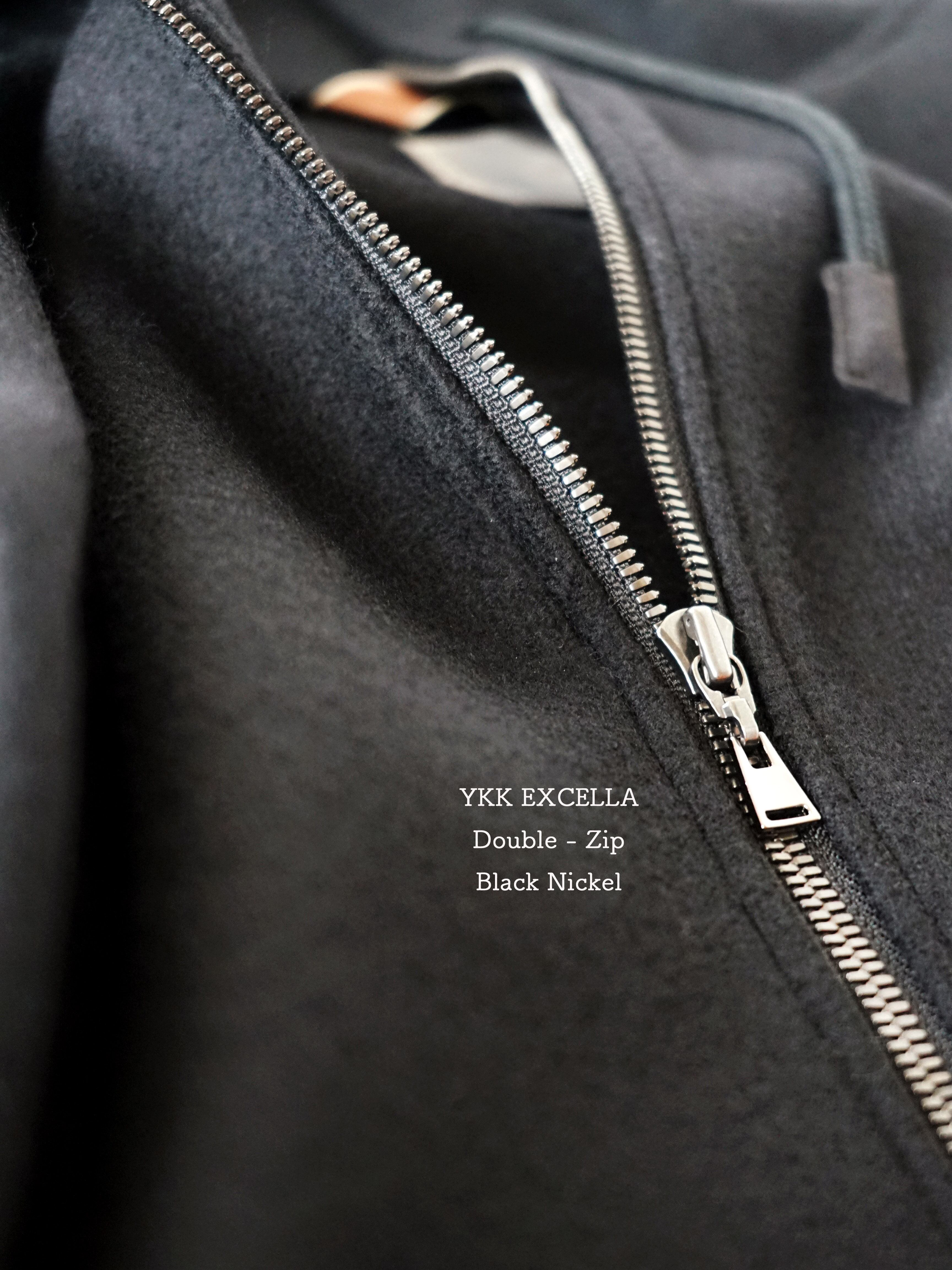 YKK エクセラ ダブルジップを使用しています。