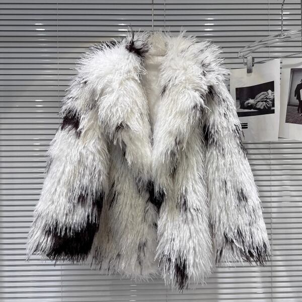 ベージュ×ブラック