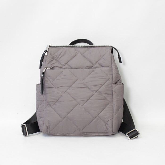 グレーベージュ