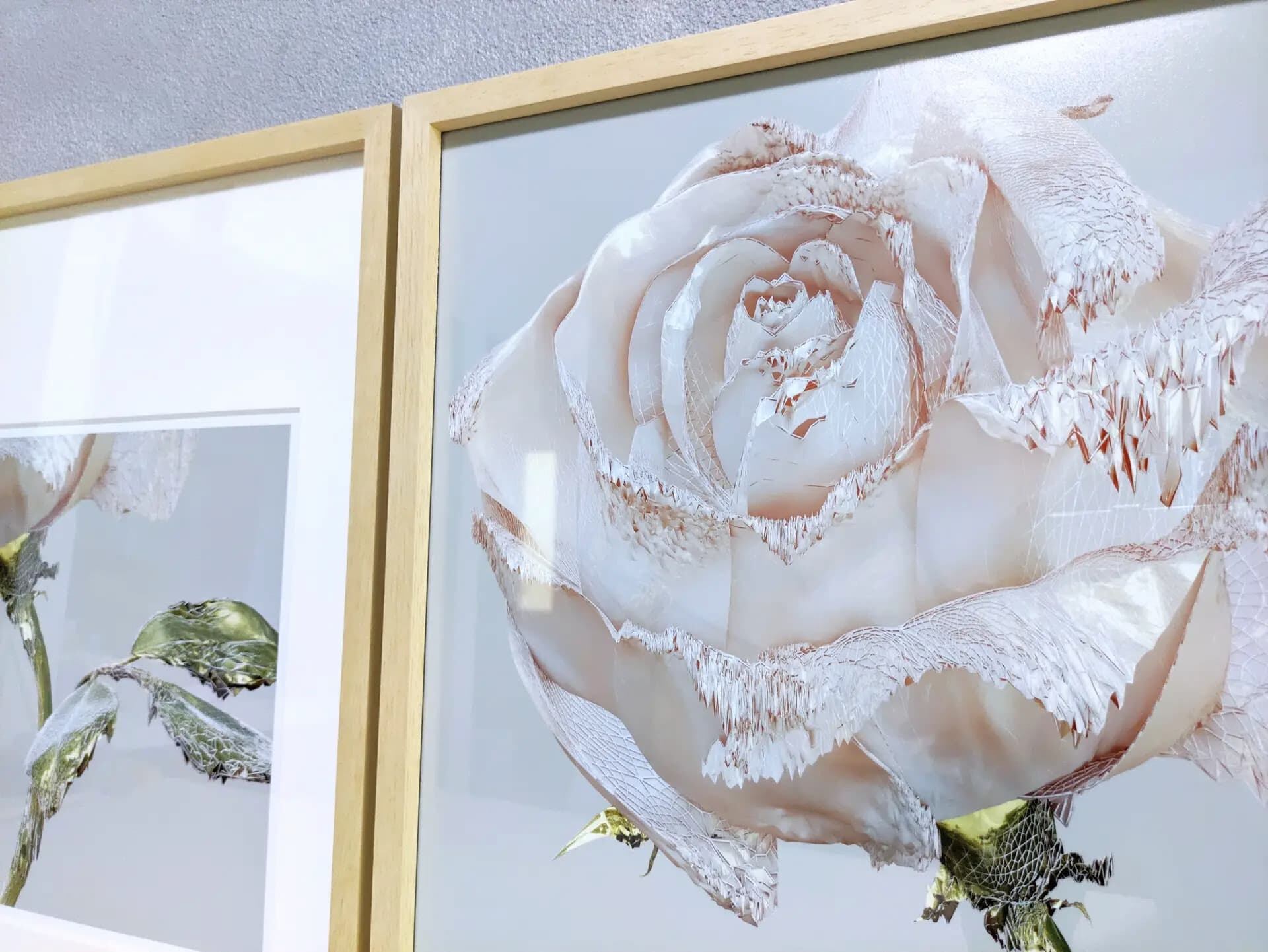 ​【原画】アンティーク調の薔薇 オイルパステル画（A4サイズ・額装済み） La Vie en Rose | Maki Miyagawa ｜インテリア絵画 アートの専門通販