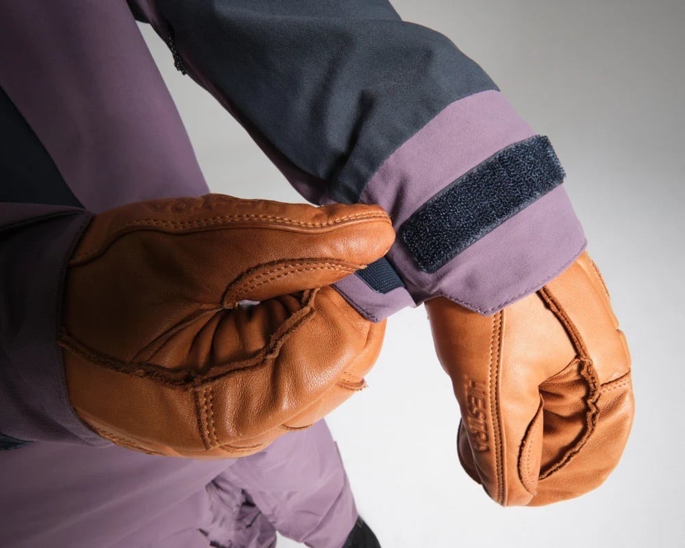 ベルクロで調節可能な手首カフス