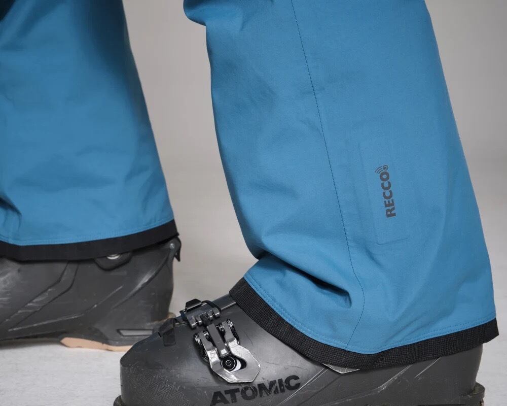 内部にブーツゲイター