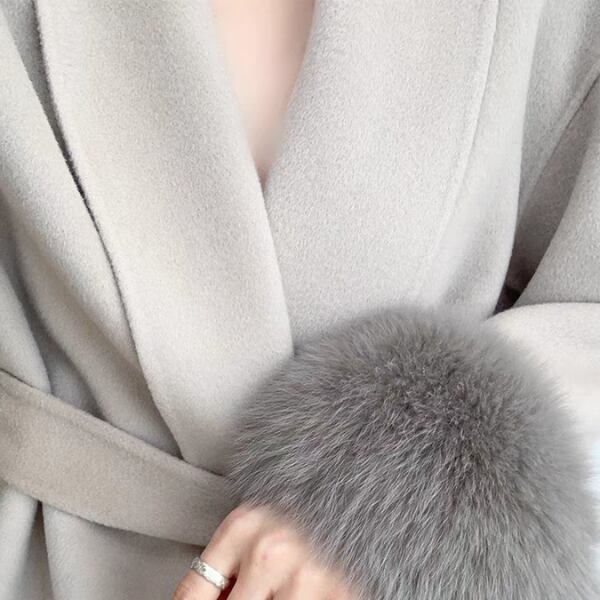 ベージュグレー