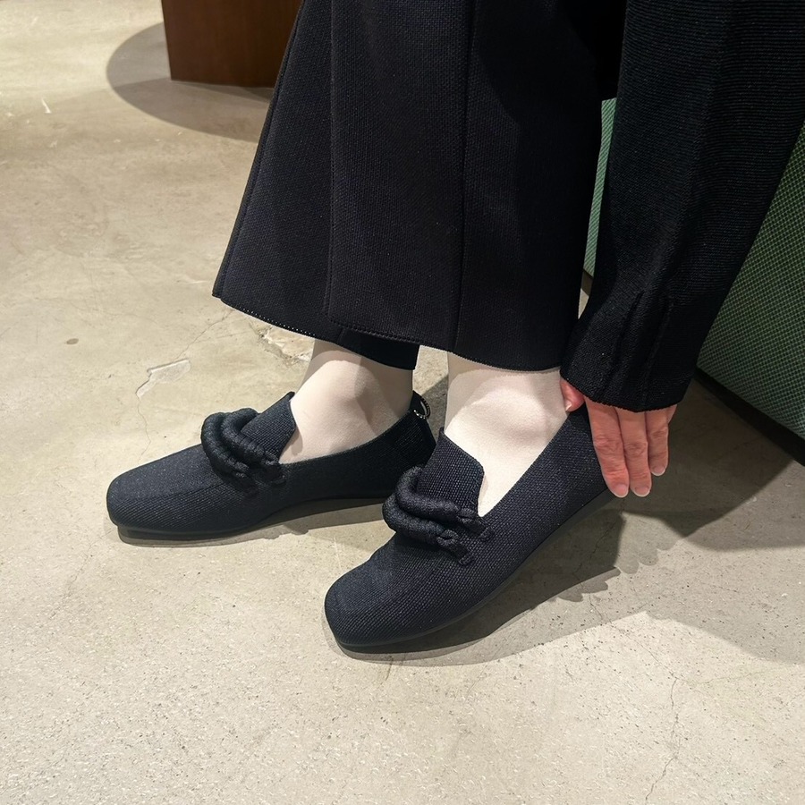 足のサイズ24cm / 着用サイズ39