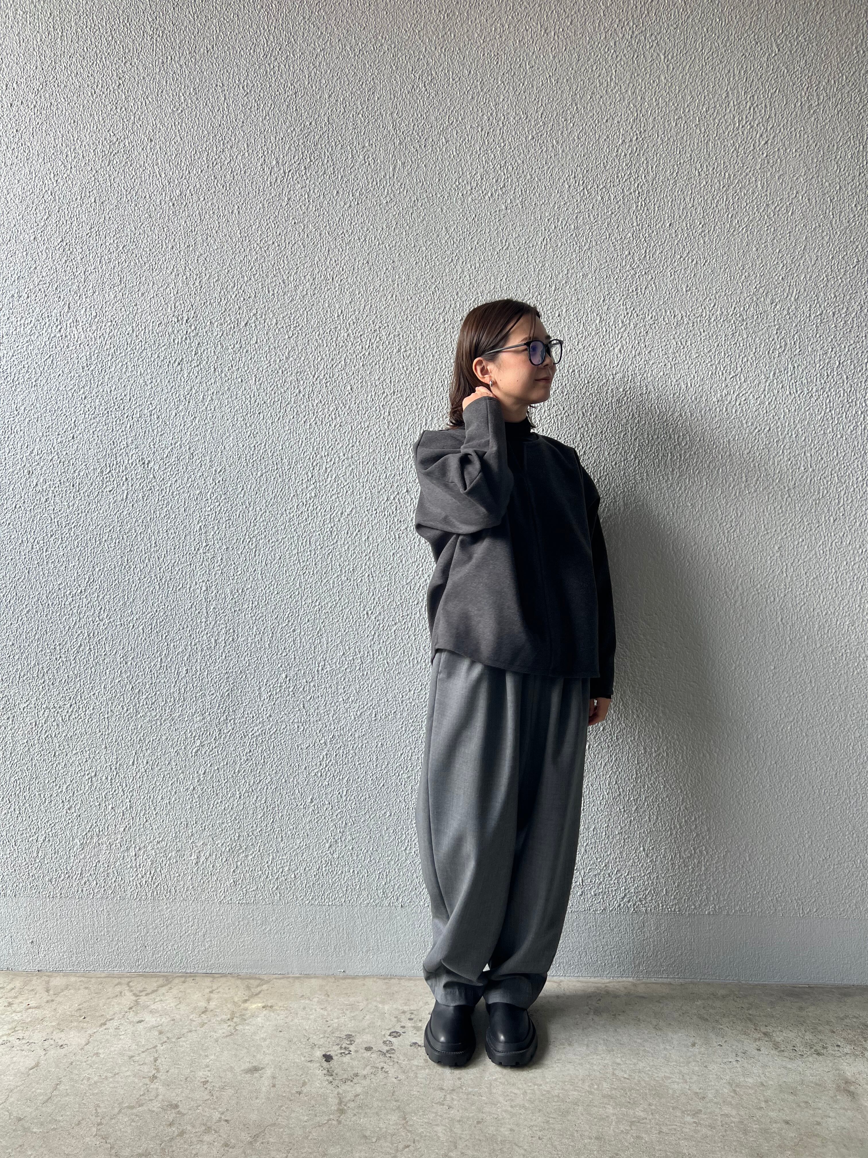 トップスのみ他のボトムスとも！！