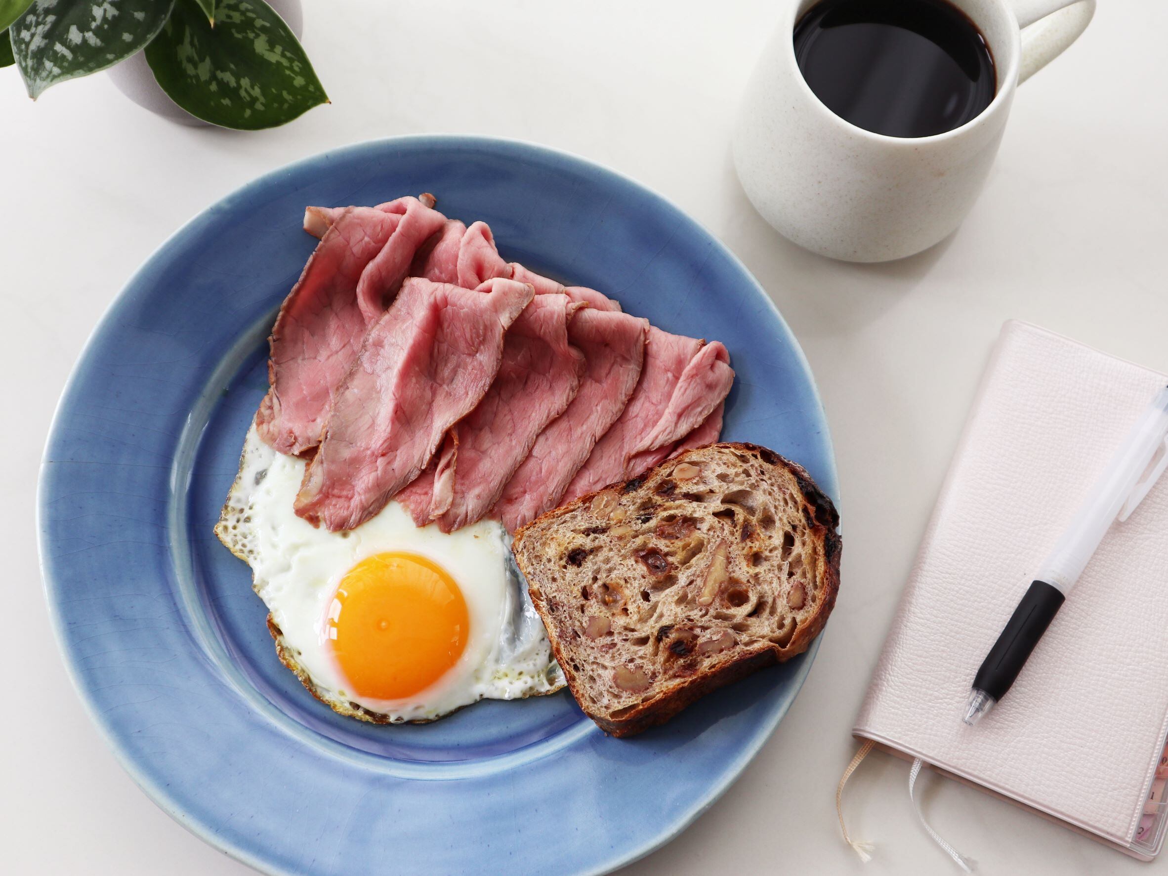 朝ご飯の定番Wたんぱく質！