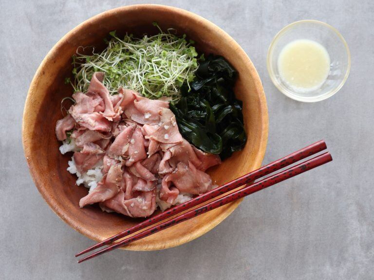 朝はロービー丼