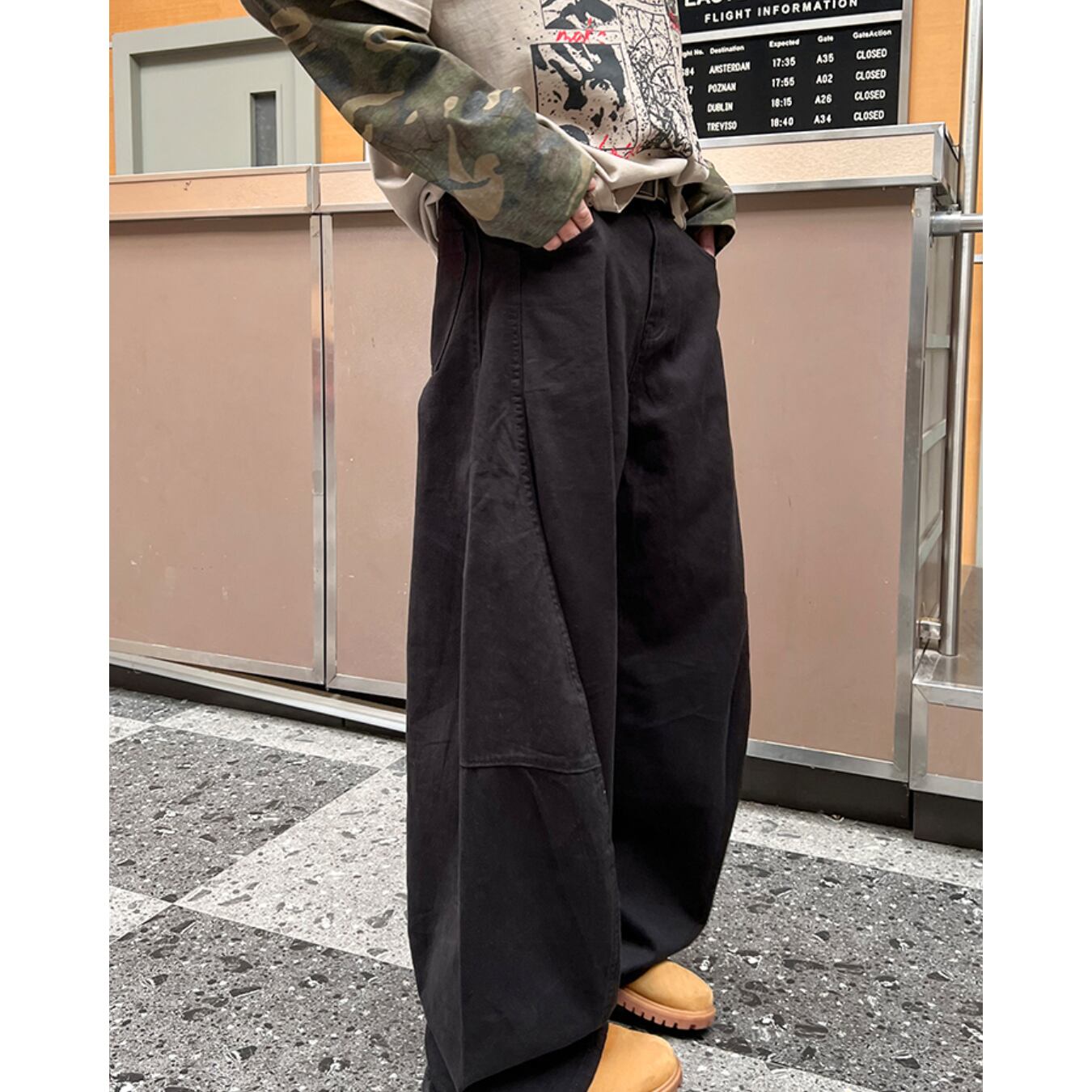 ブラック