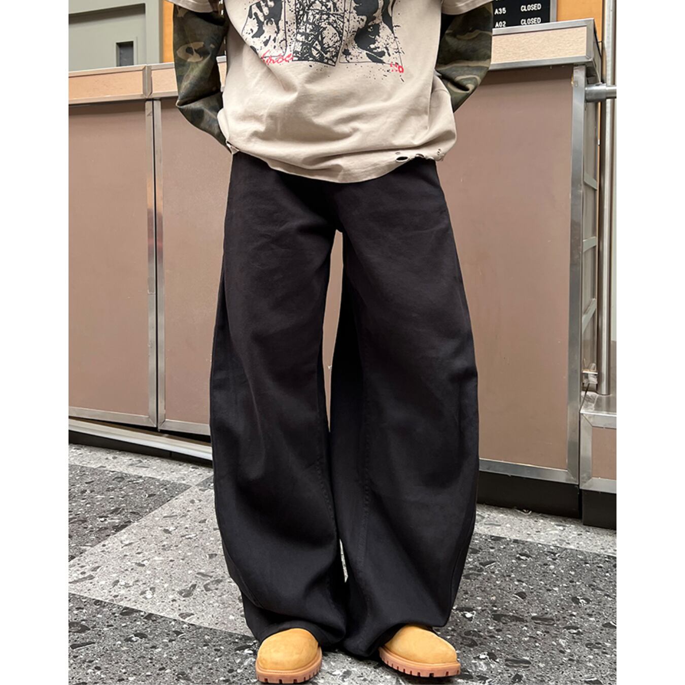 ブラック
