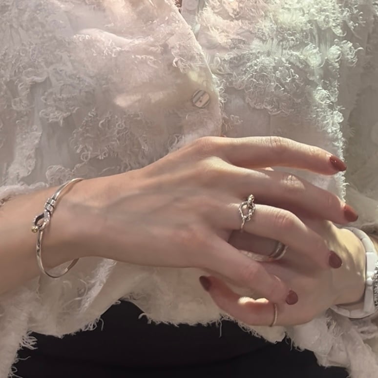TIFFANY&CO.】2464 オープン フックバングル／シルバー925×K18YG／洗練