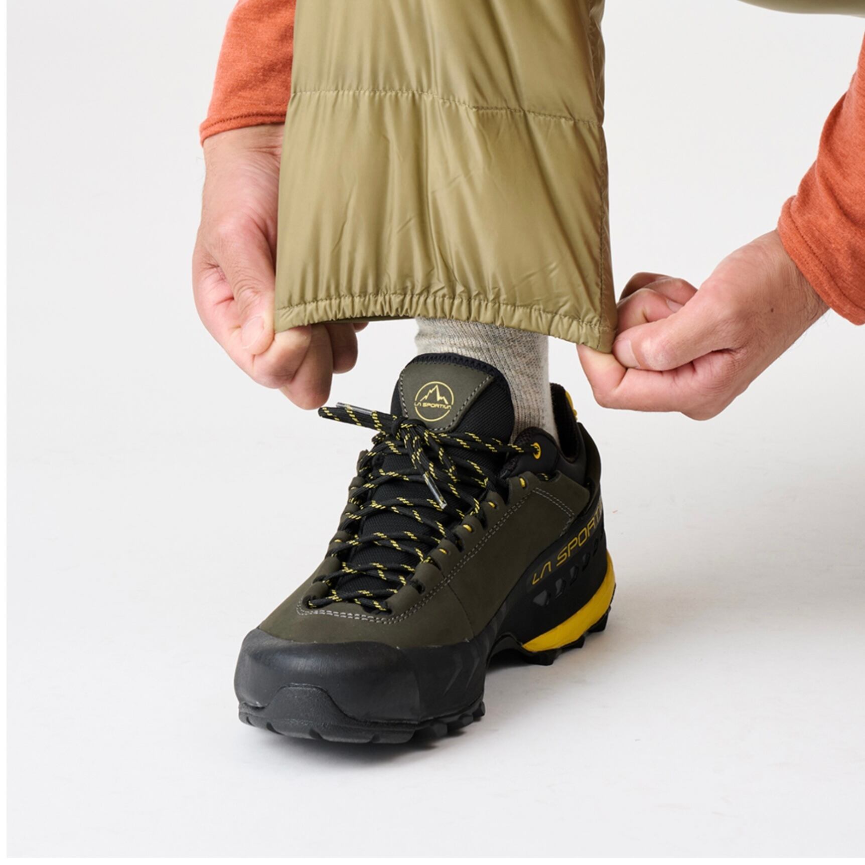 ゆるやかにフィットする裾まわり