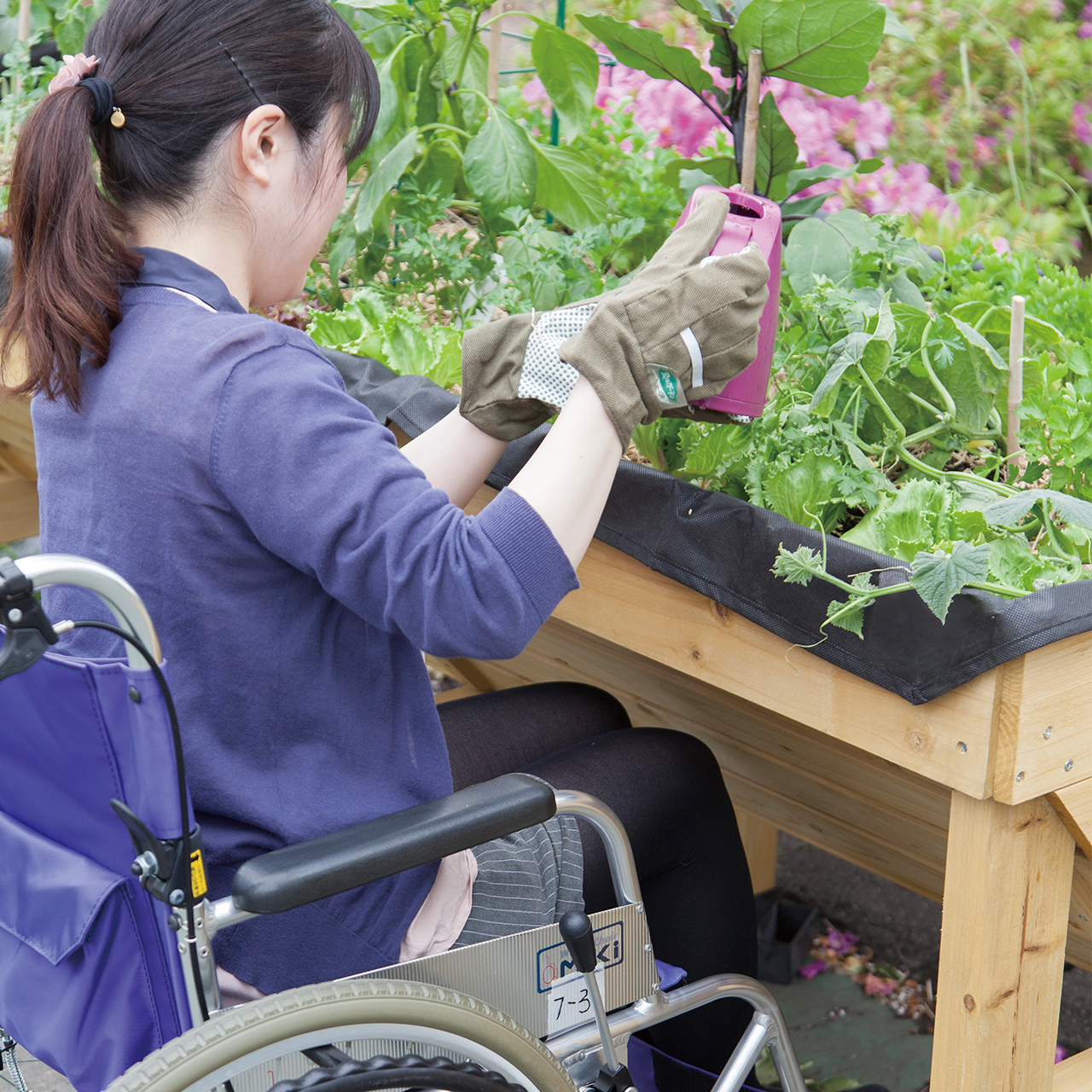 すきま畑 標準 Lサイズ。高さのあるMサイズ・Lサイズなら、車イスやイスに座ってお手入れがしやすい