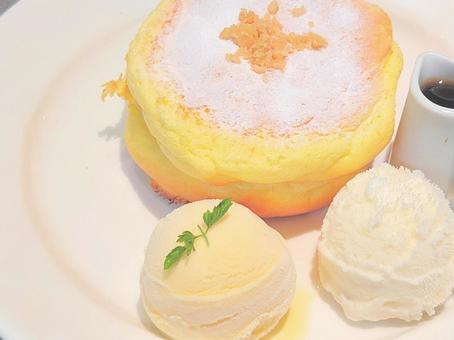 パンケーキ（バニラアイス添え）