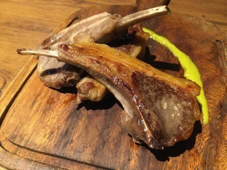 炭火焼きラムチョップ