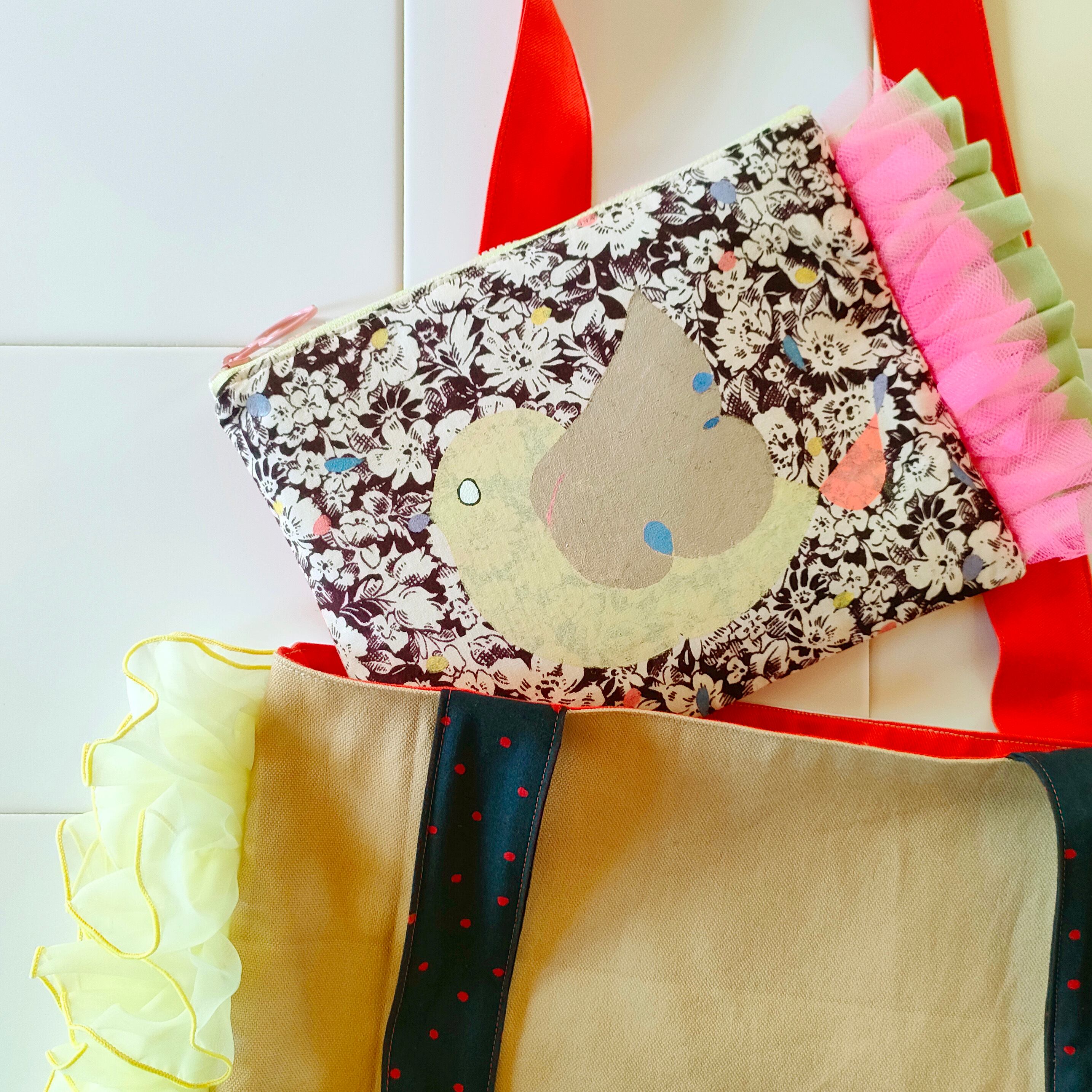 カラフルフリルが可愛いひとつまがり道トートとセットで使っても可愛い！