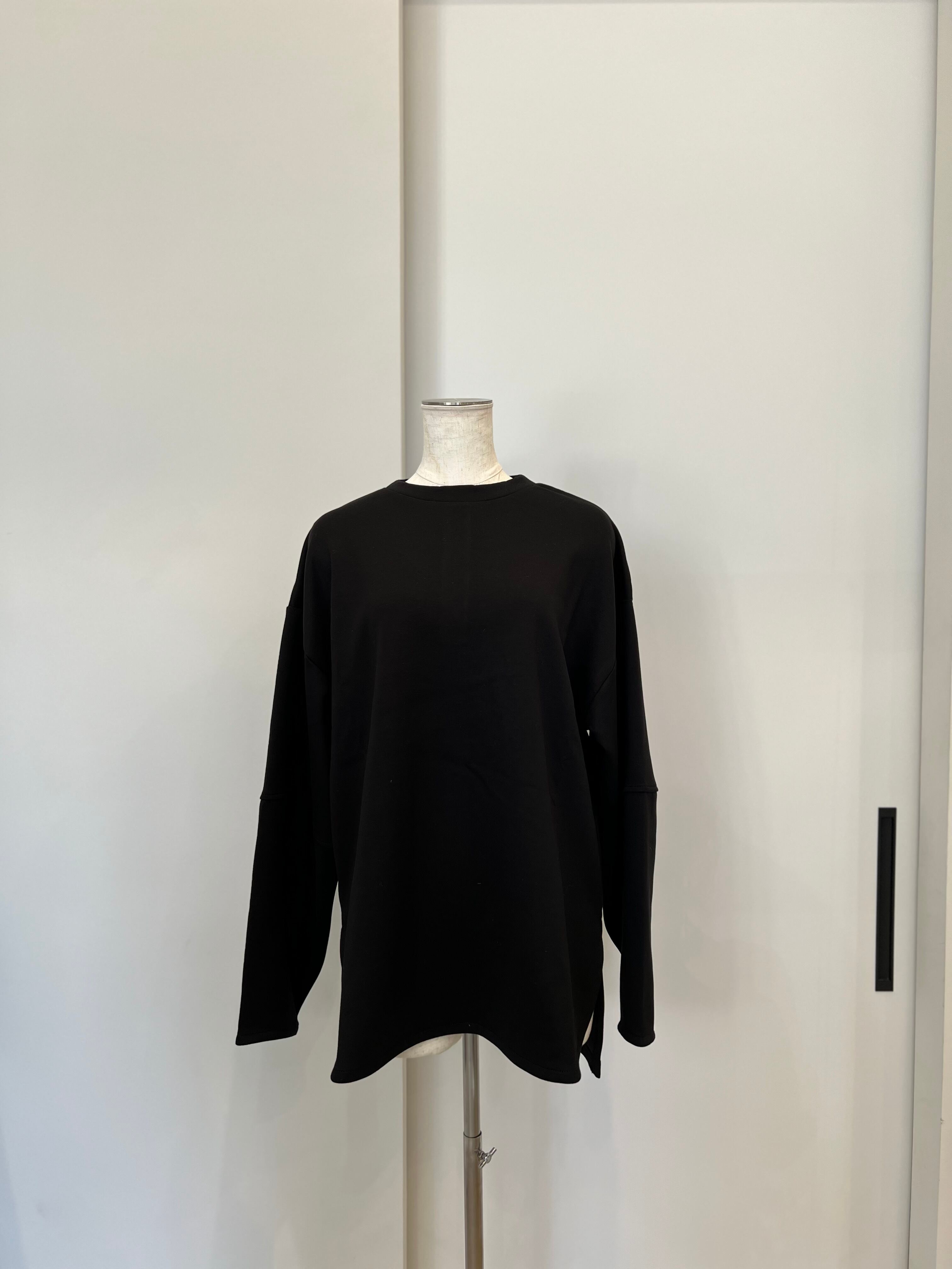 ダンボール素材プルオーバーblack