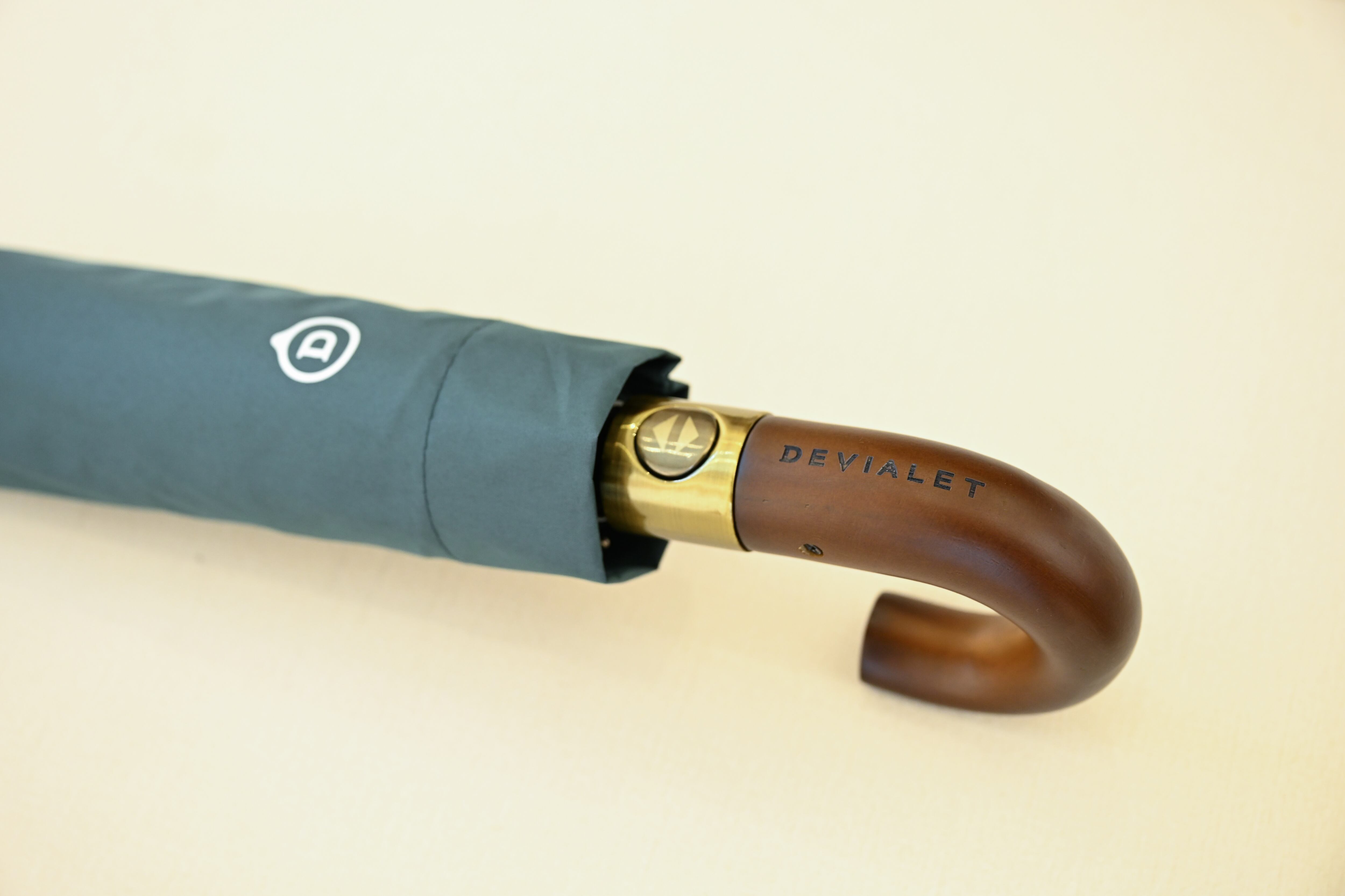 持ち手にはDEVIALETのロゴが刻印されています。
