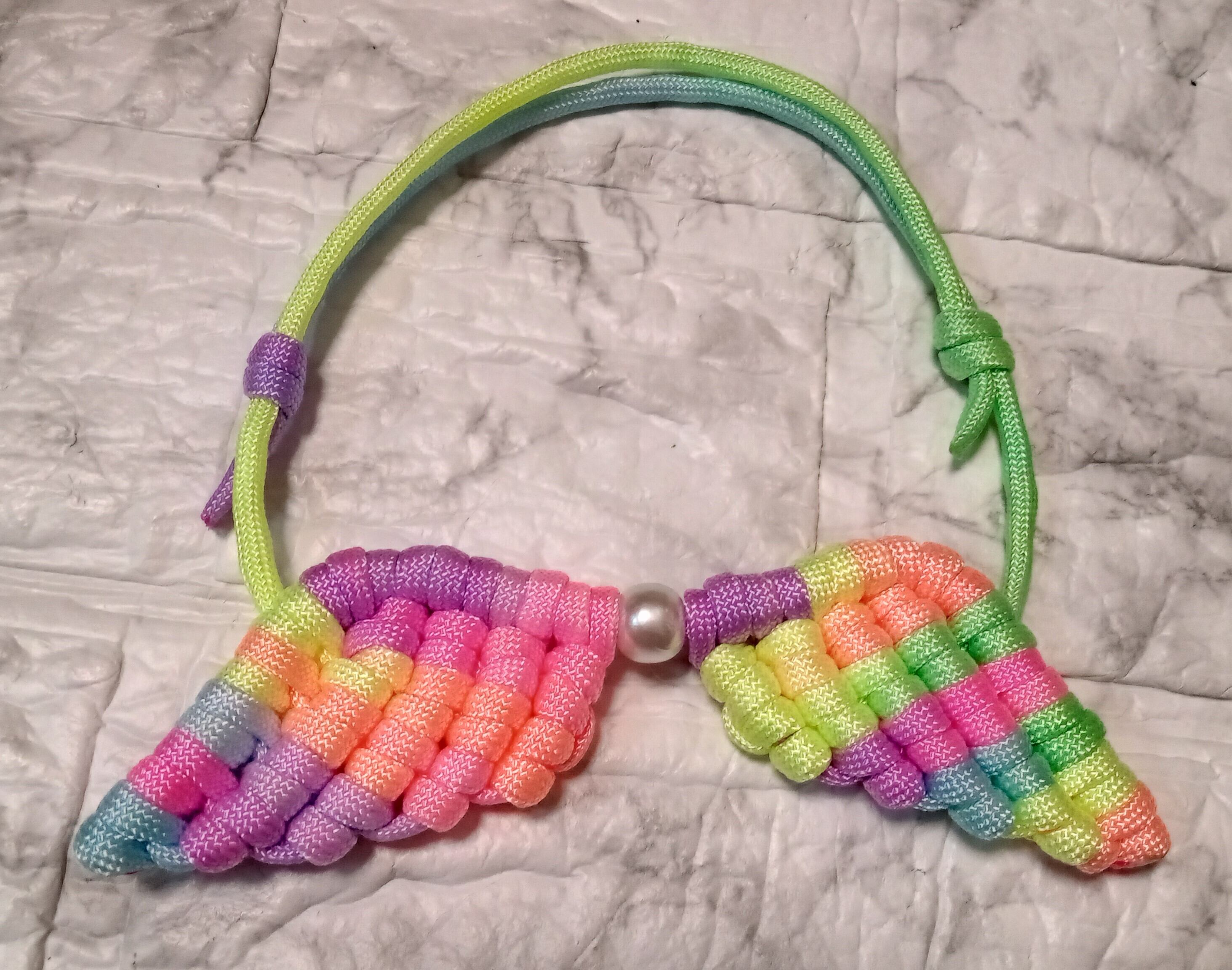 ①淡いレインボー　ビーズホワイト　 頭周り　最大49cm　 首周り 32cm〜