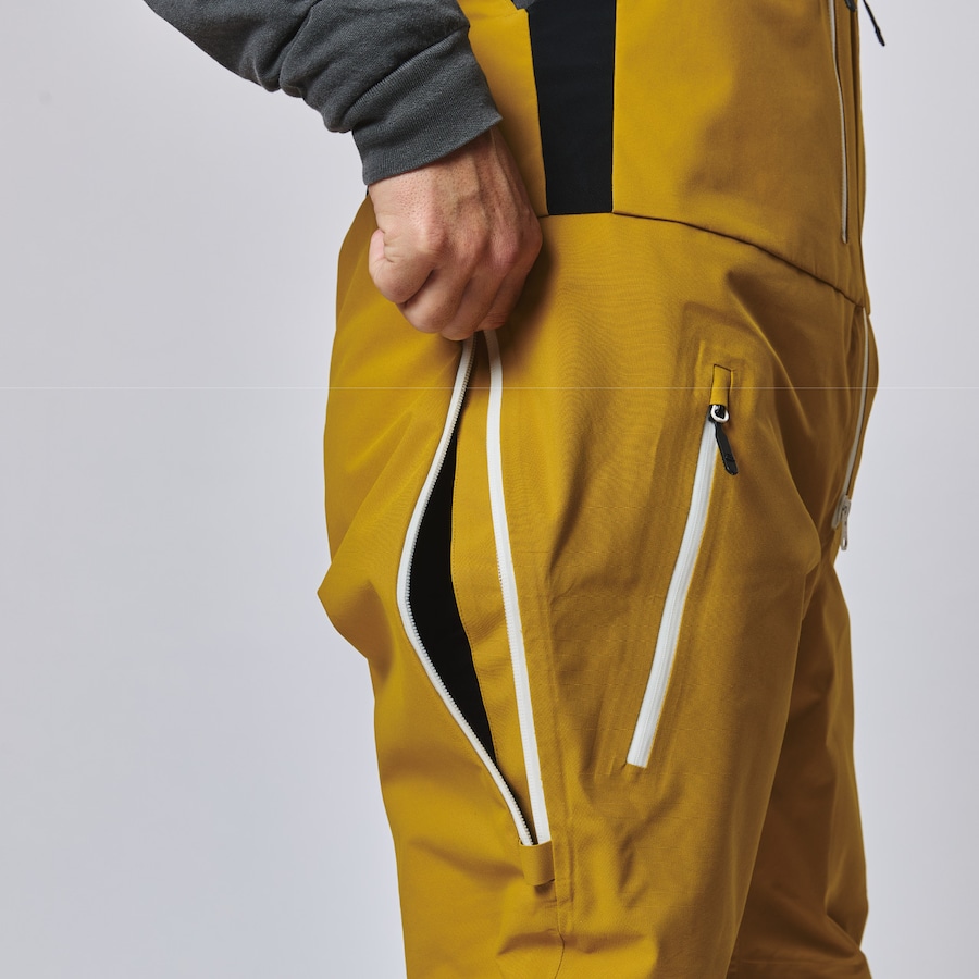 下からも開きます。開口部の広いベンチレーションになります