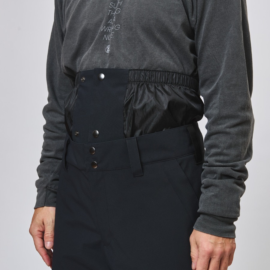 新雪を攻める時はゲーターを使い