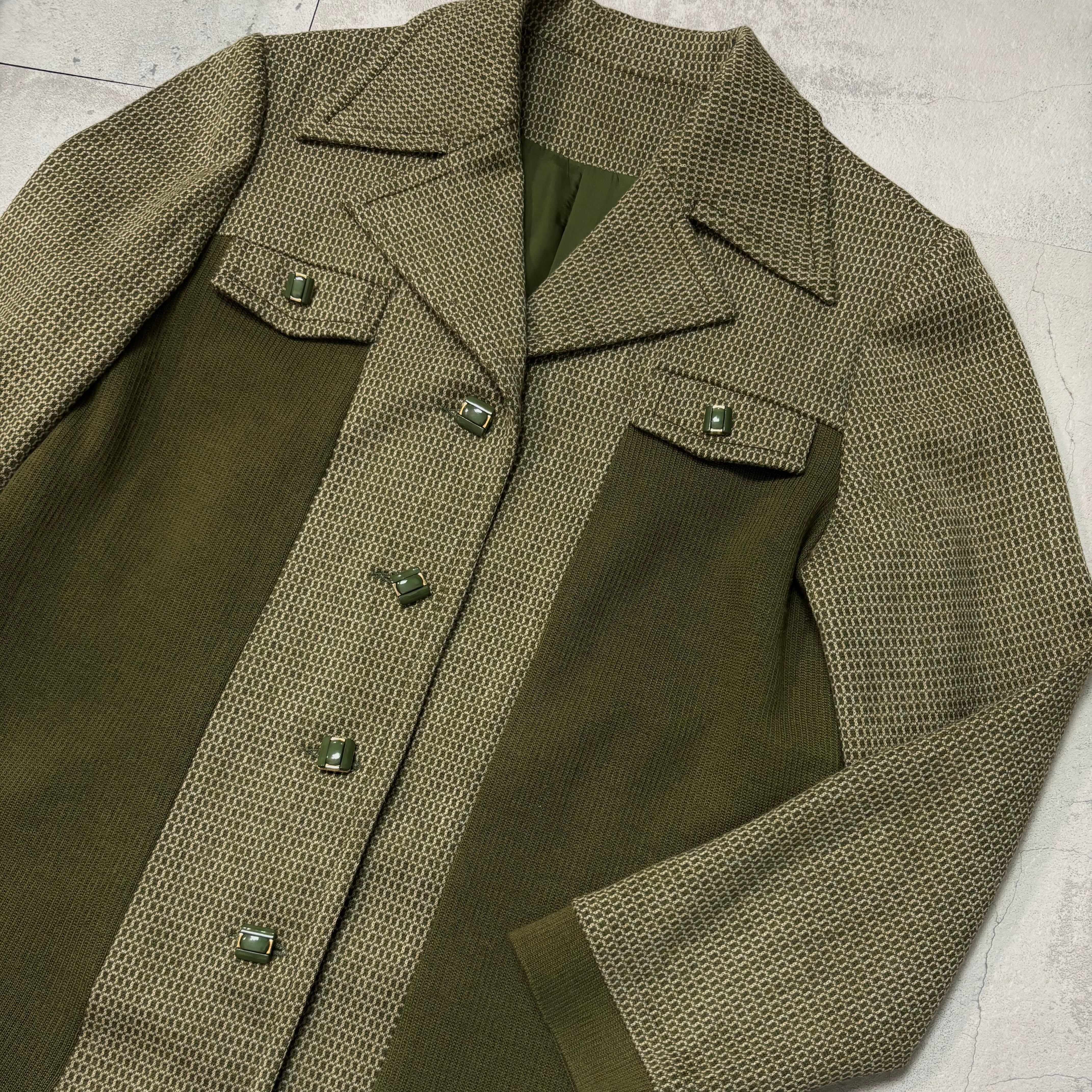 実際の色味に一番近いです