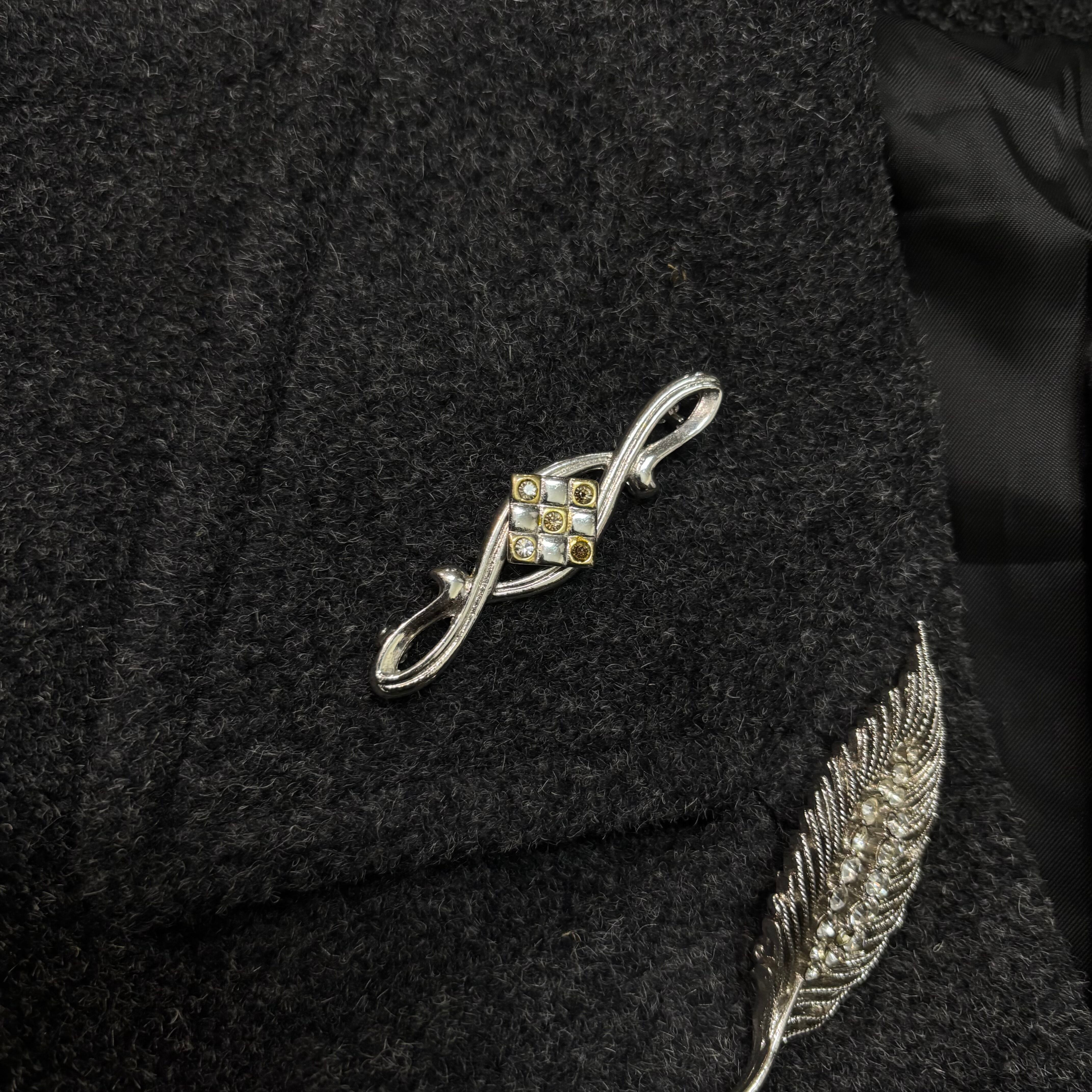 ブローチ変色箇所あり