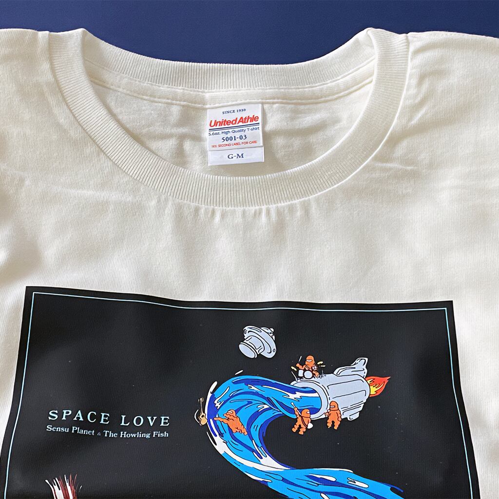 ユニセックスサイズに比べ広い襟元