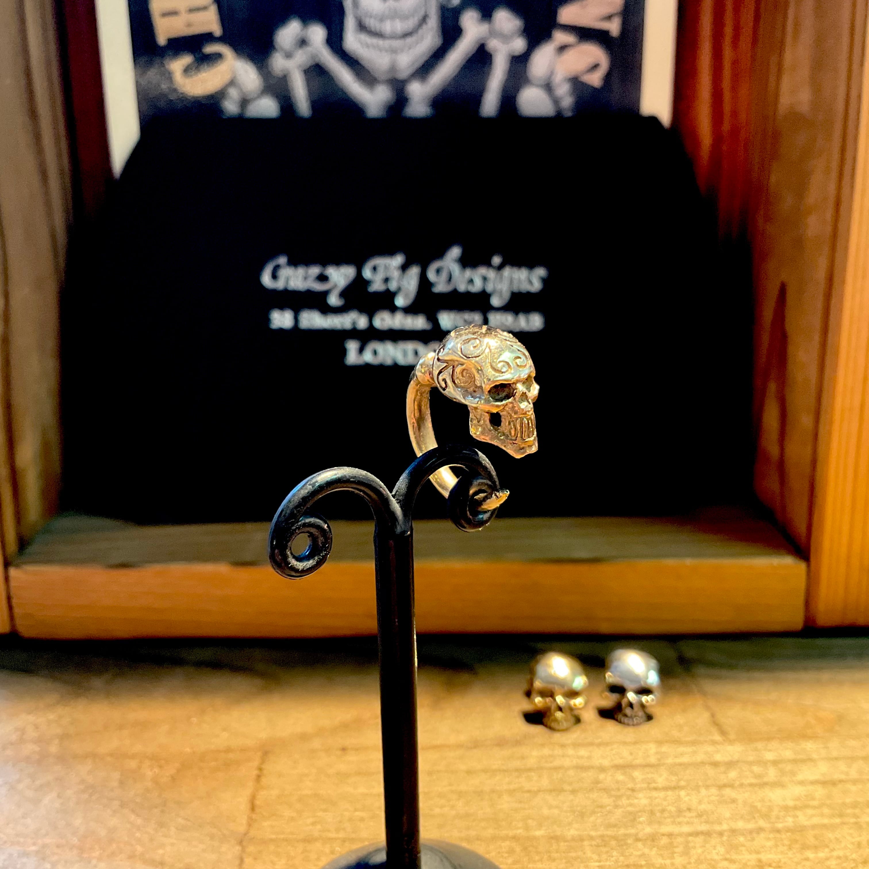 CrazyPig Tribal Skull Hoop 9K Gold earring pierce