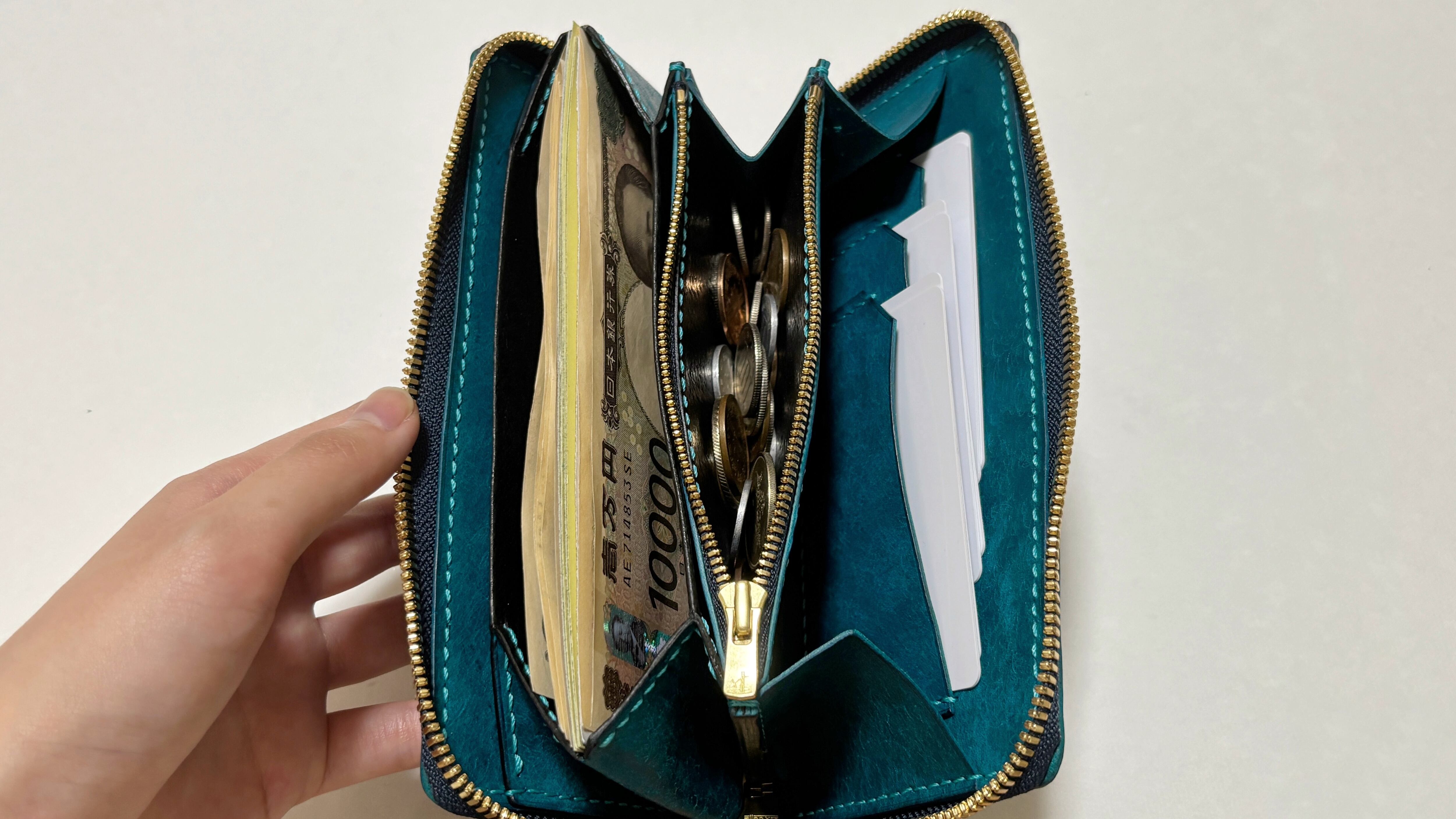 カード6枚・お札15枚・小銭25枚収納