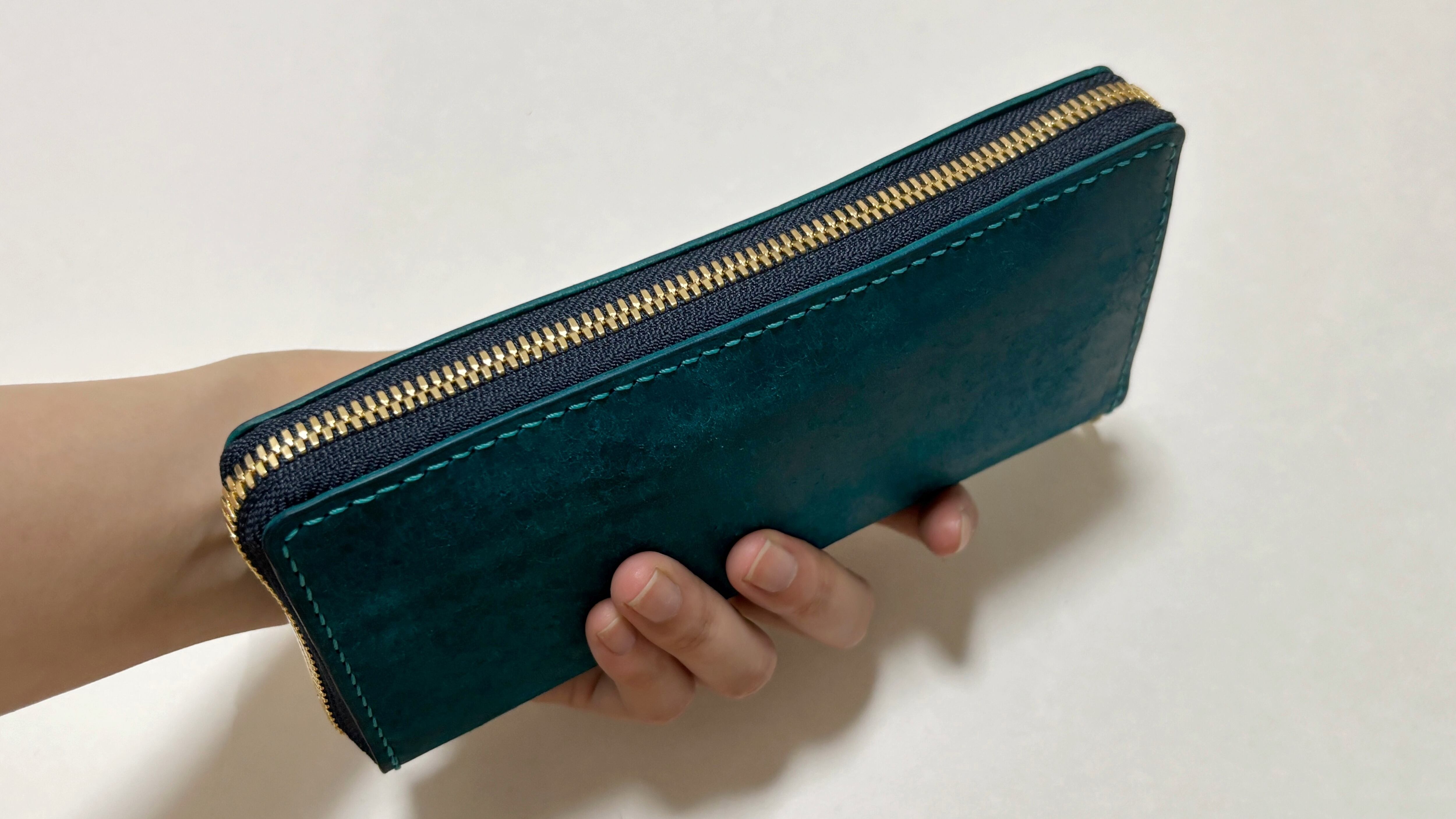 厚みが出にくく、コンパクトなサイズ感を保てます