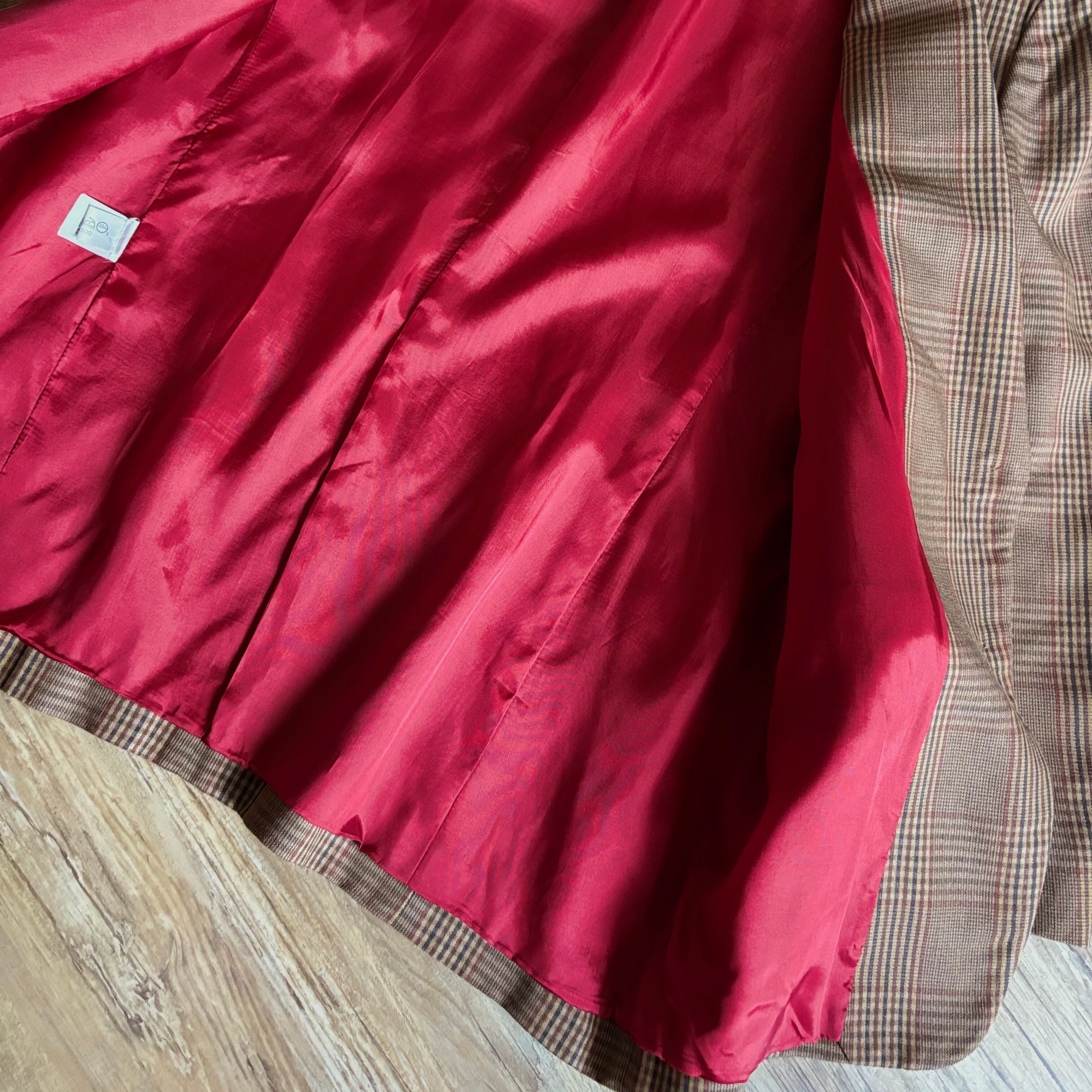 裏地シワややあり