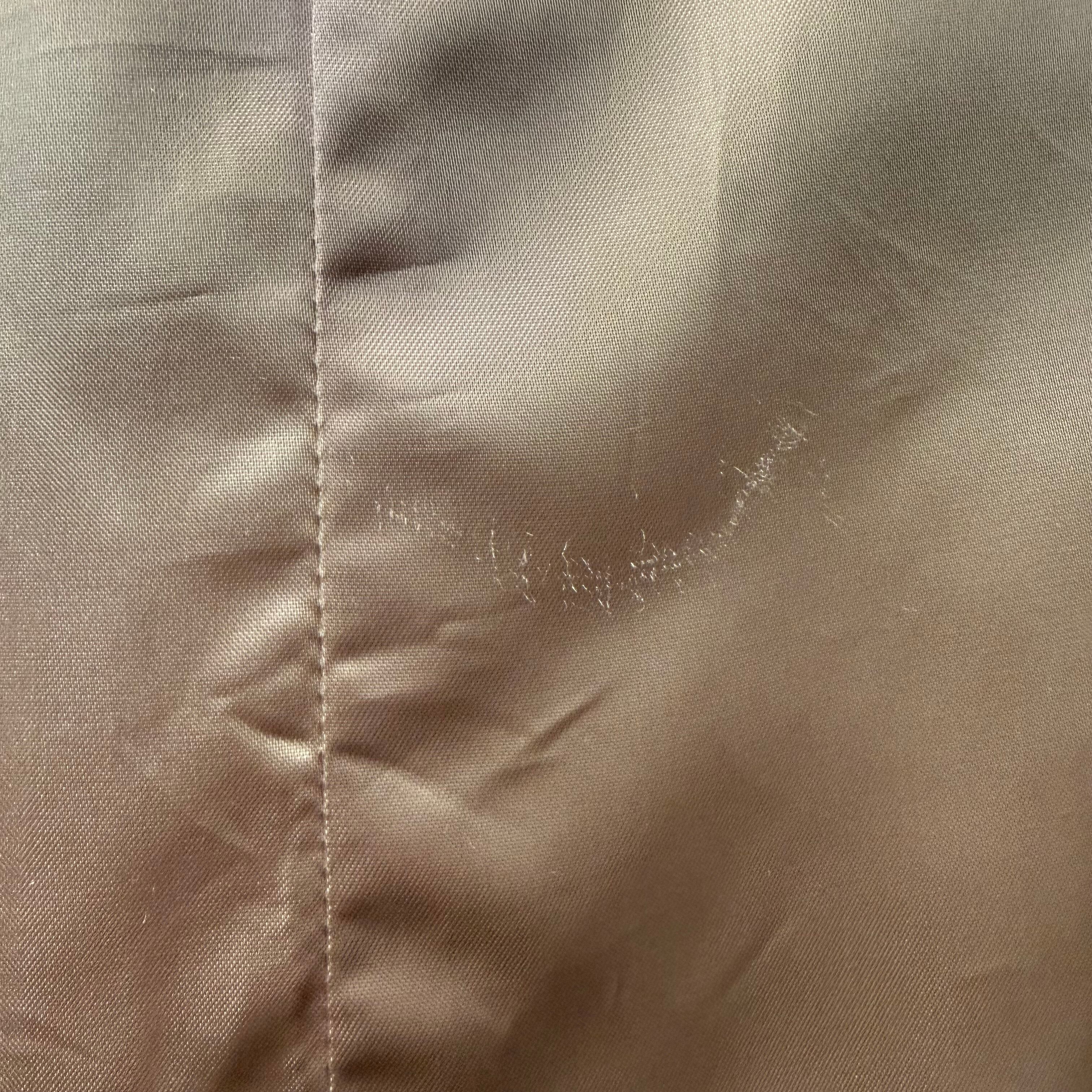 裏地擦れ(ベント付近)