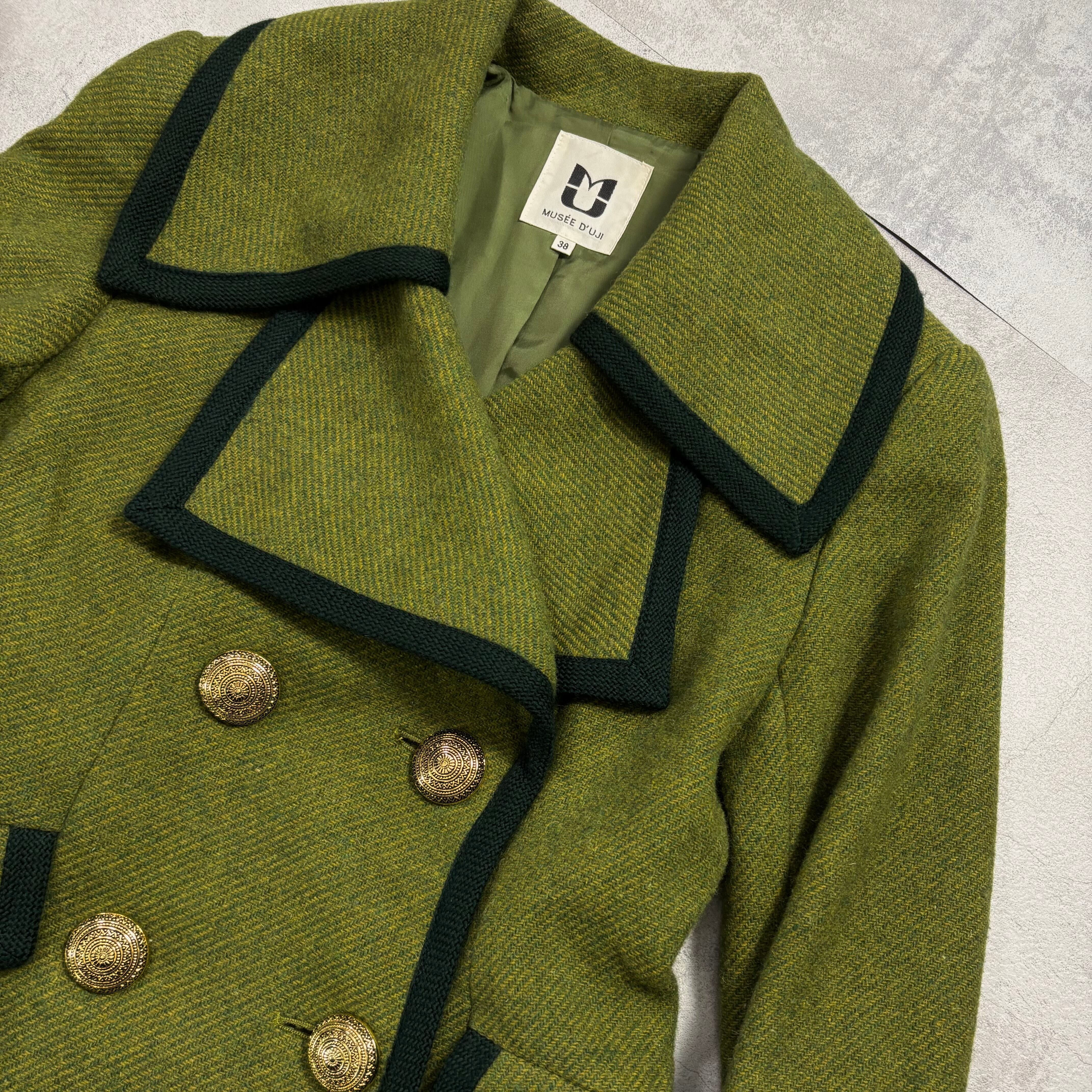 実際の色味に一番近いです