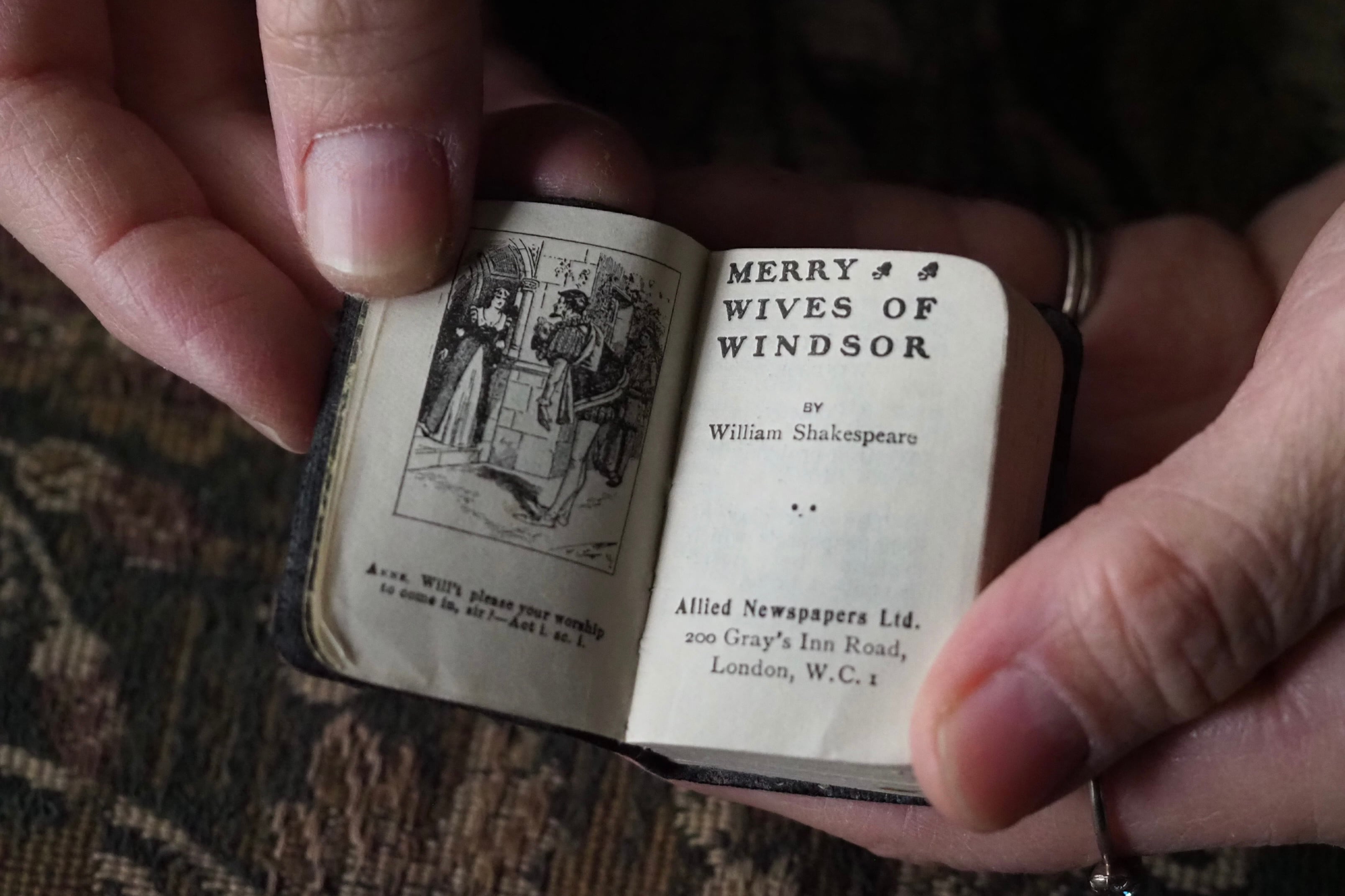 シェイクスピアまめ本-vintage Shakespeare miniature book