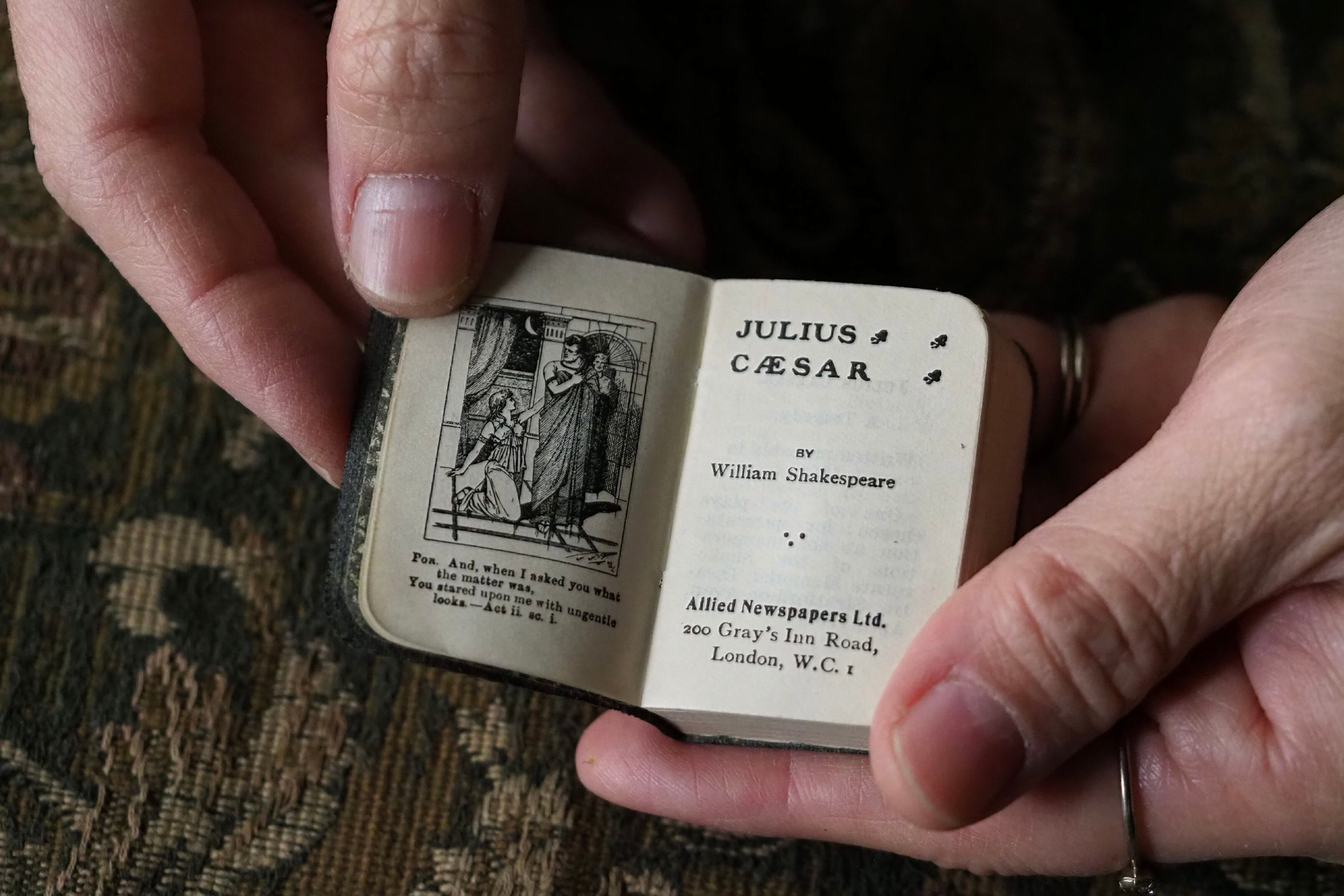 シェイクスピアまめ本-vintage Shakespeare miniature book