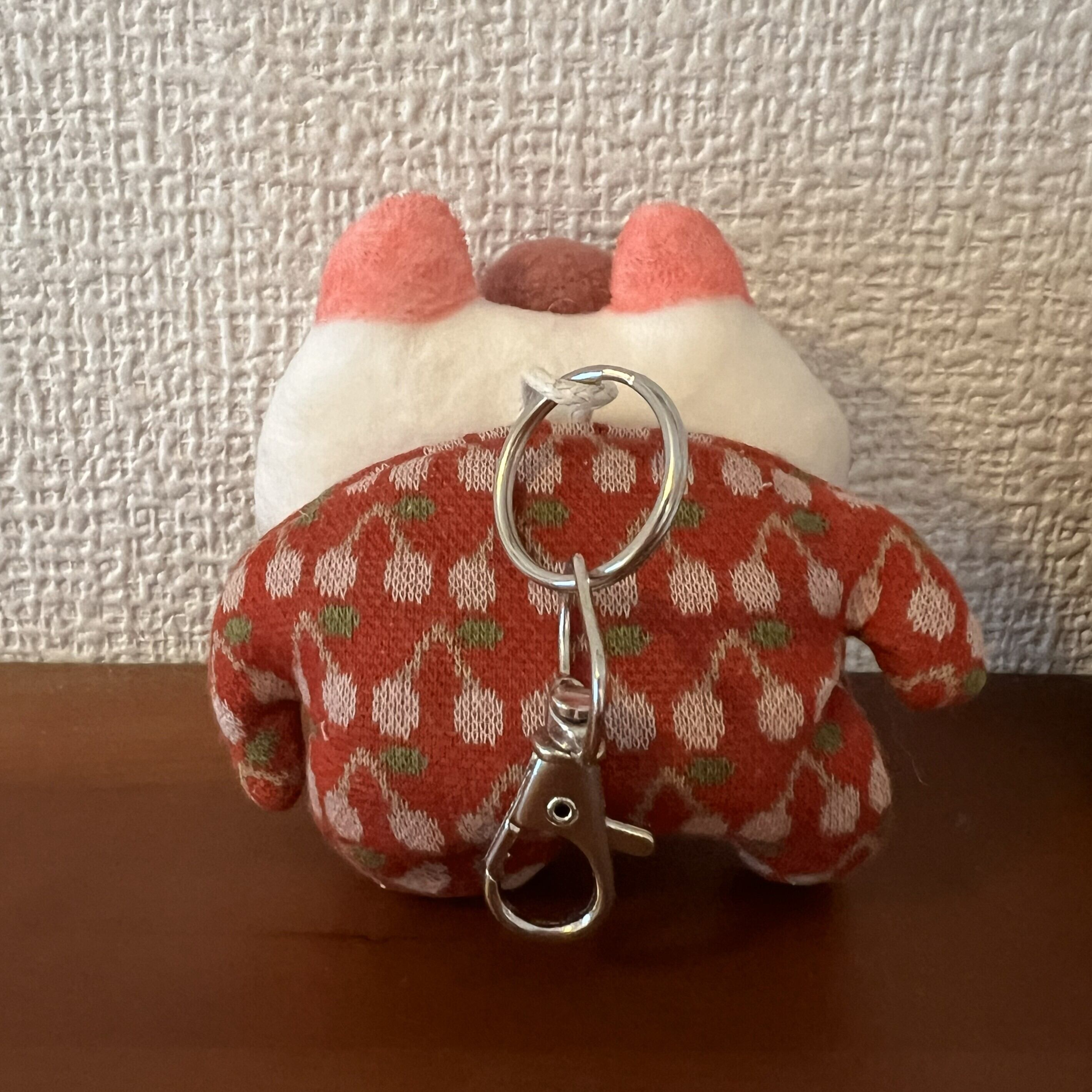 ピンクの首飾り（背面）