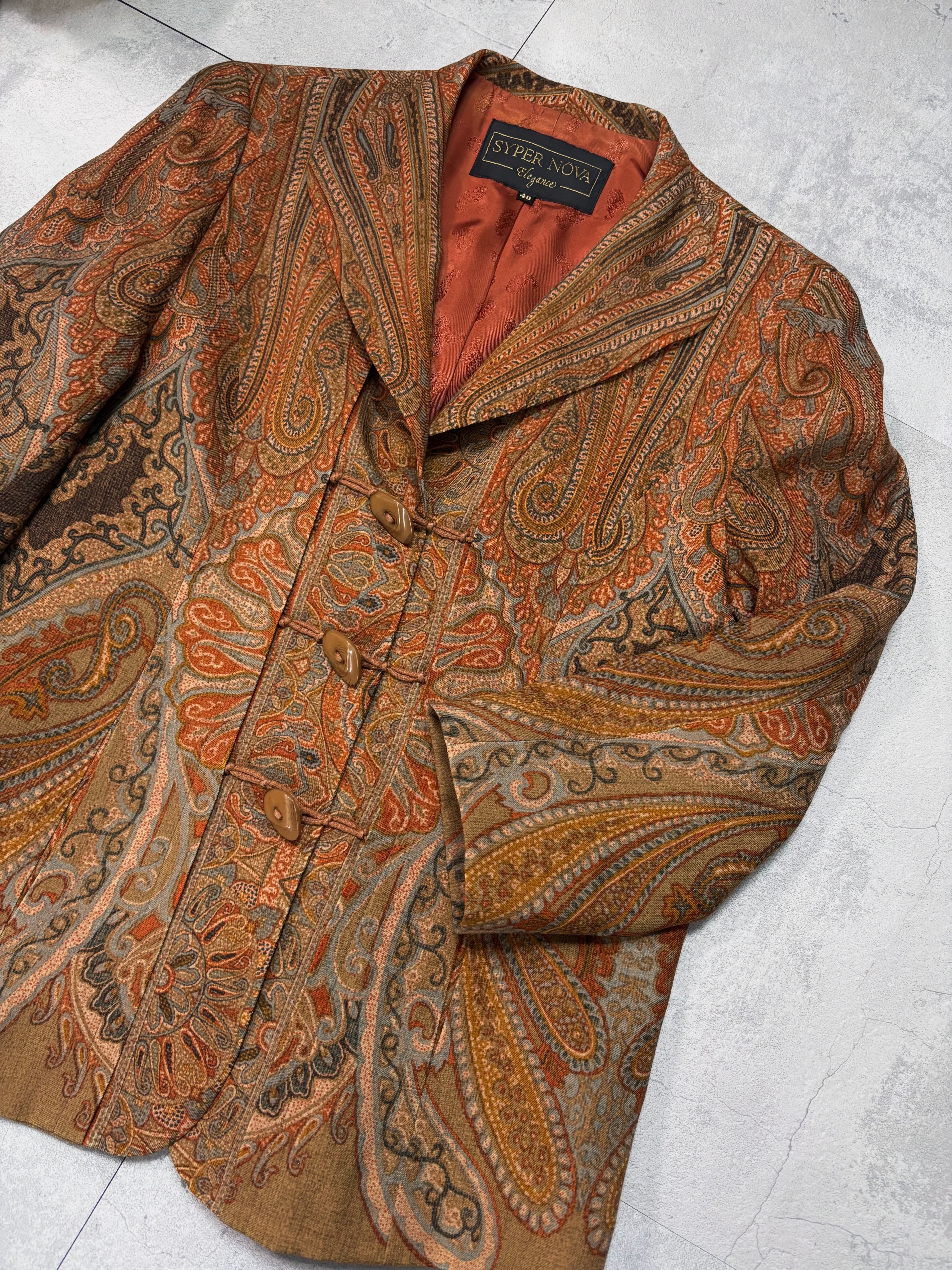 実際の色味に一番近いです