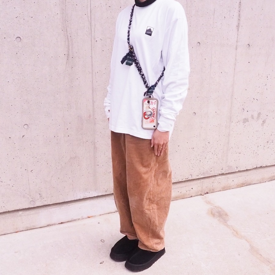 シンプルなTシャツにも