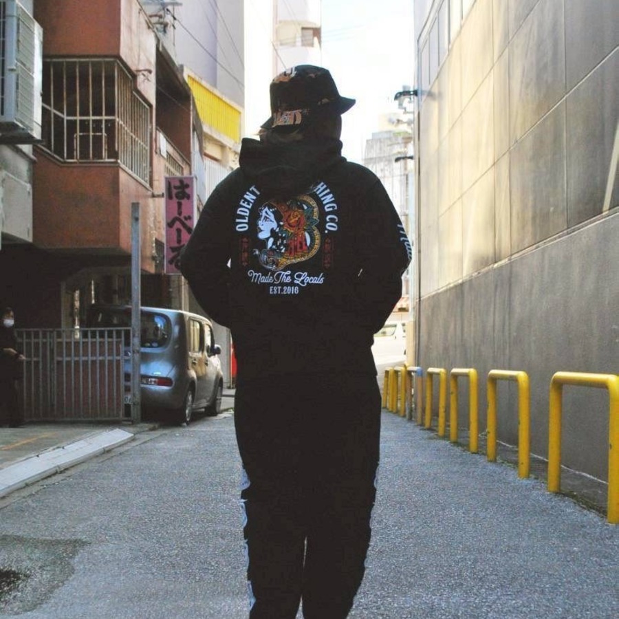 BLACK:164cmMサイズ着用