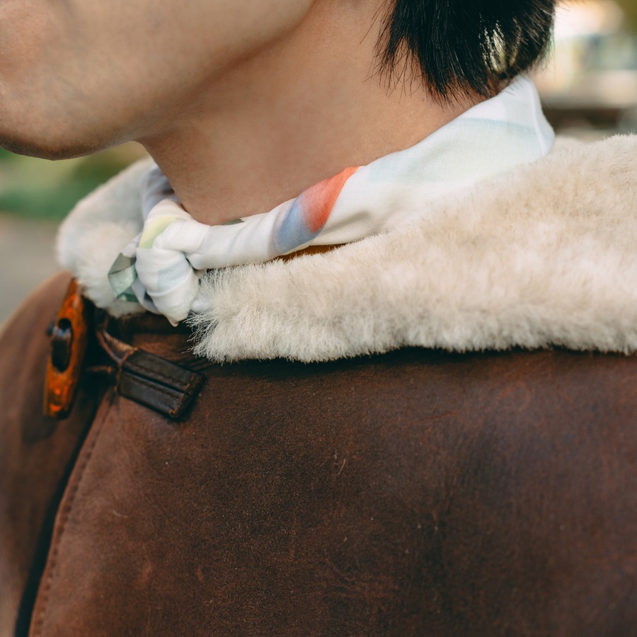 首に巻いてネッカチーフに