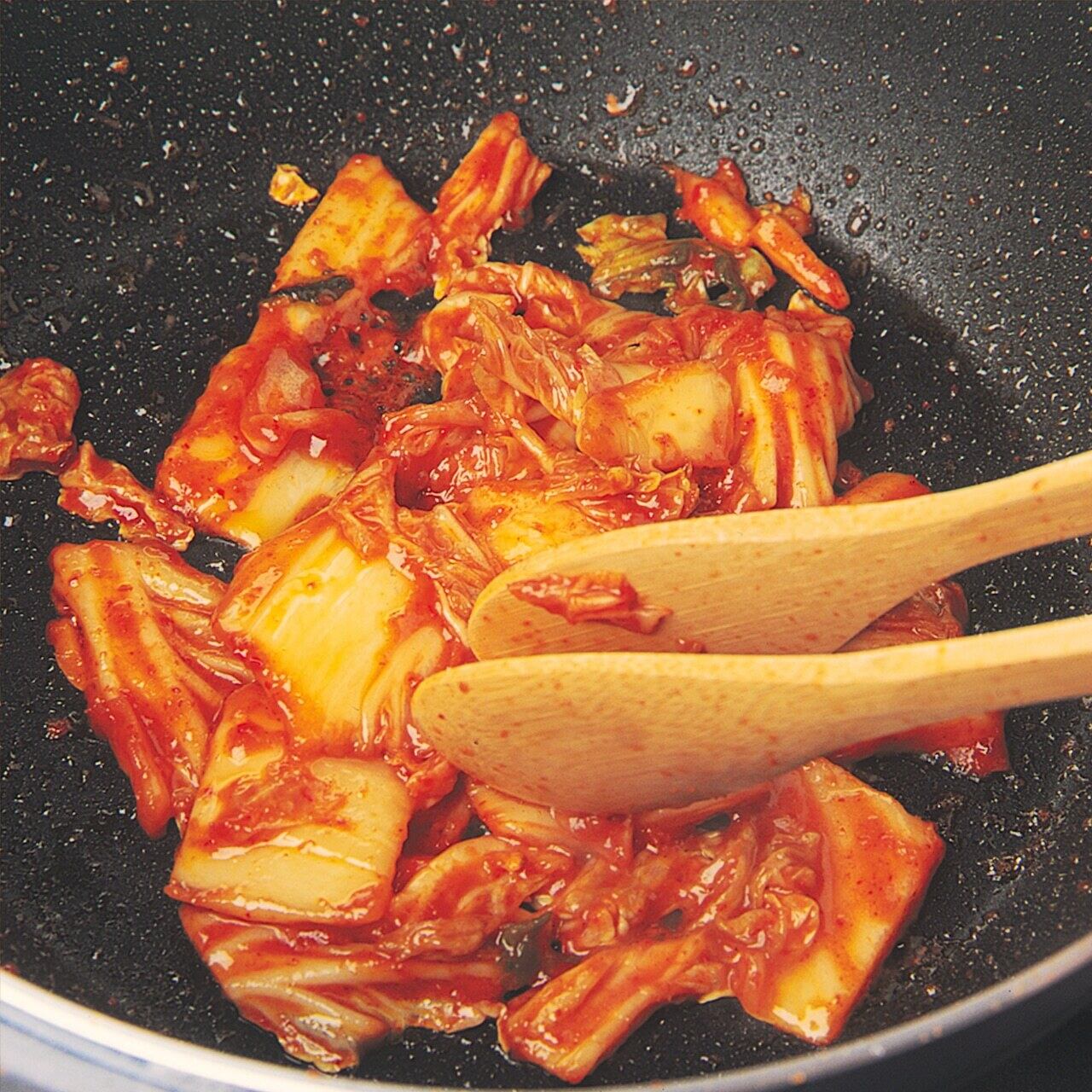やみつき熟成にんにくの旨み 天然発酵の白菜キムチ（にんにく多め