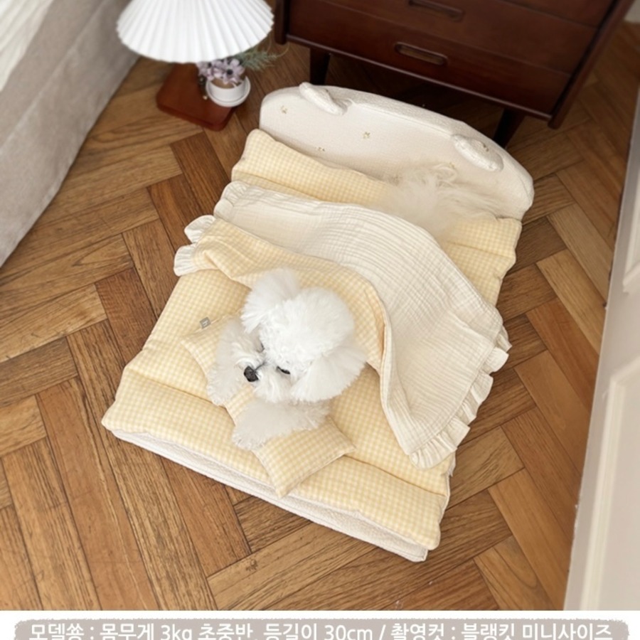 体重3kg前半、背丈30cm / 撮影カット：ブランケットミニサイズ