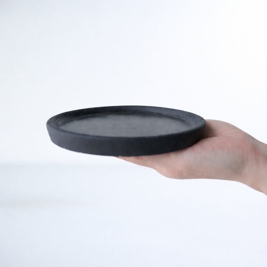 臨場感あふれるお洒落な黒陶器鉢（受け皿付き） | インテリアグリーン