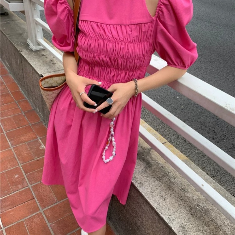 ピンク