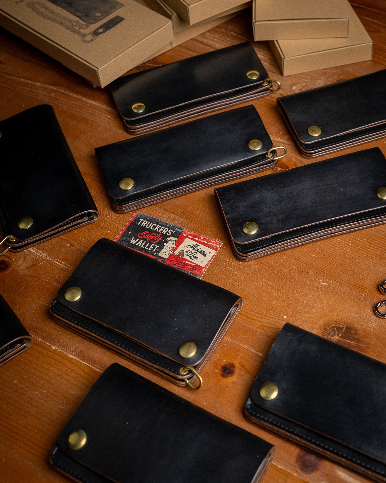 Additive and Line】Tracker Wallet TW-003 Horween Chromexcel 2層