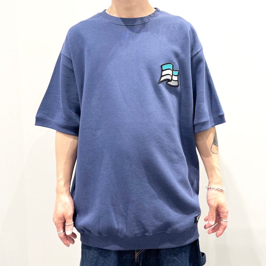 モデル身長168cm / INDIGO Lサイズ着用