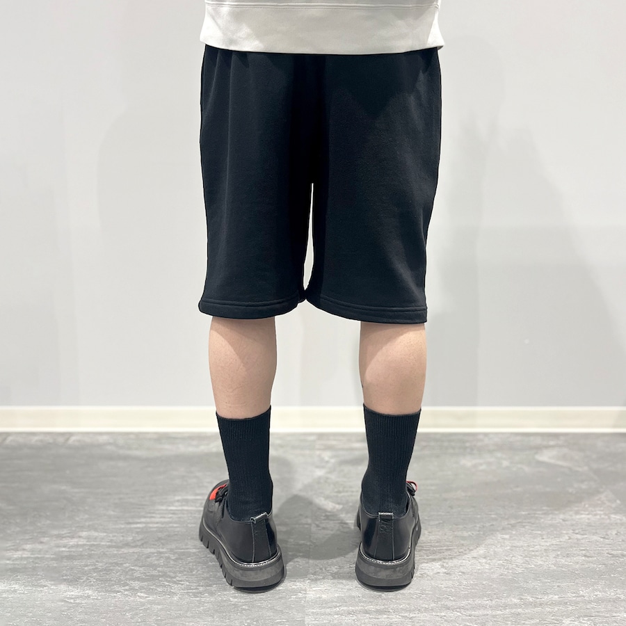 モデル身長168cm / BLACK Lサイズ着用